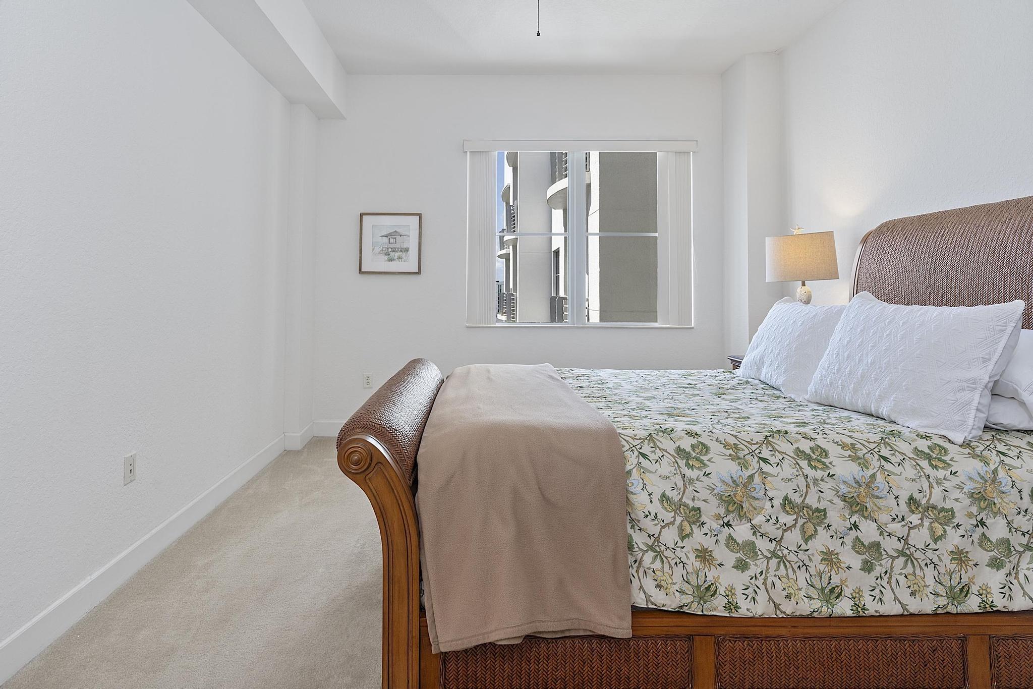 RADIUS CONDO - Residential