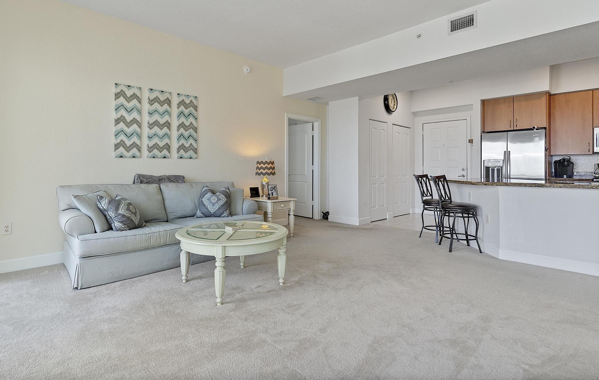 RADIUS CONDO - Residential