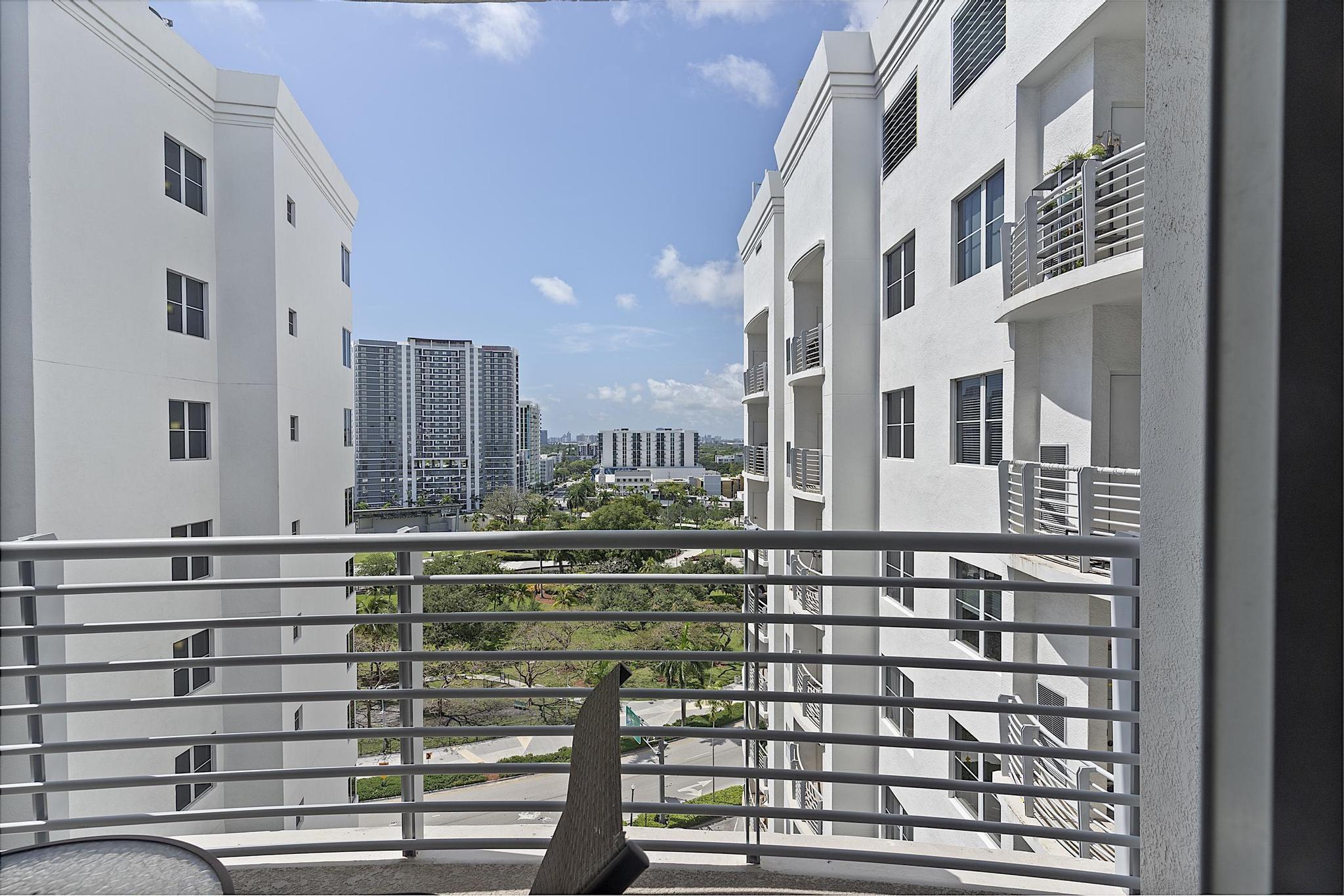 RADIUS CONDO - Residential