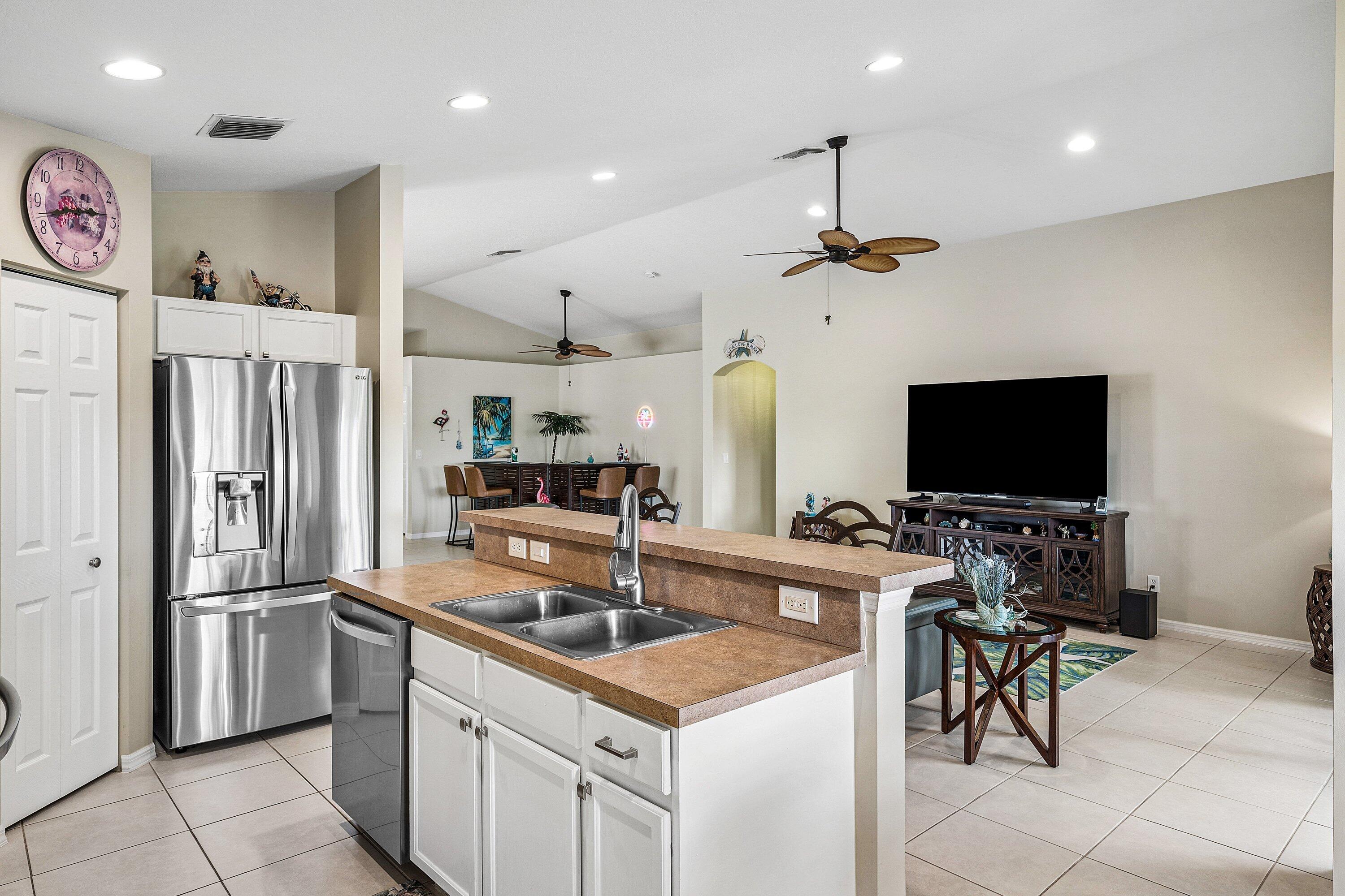 TUSCANY BAY - Residential
