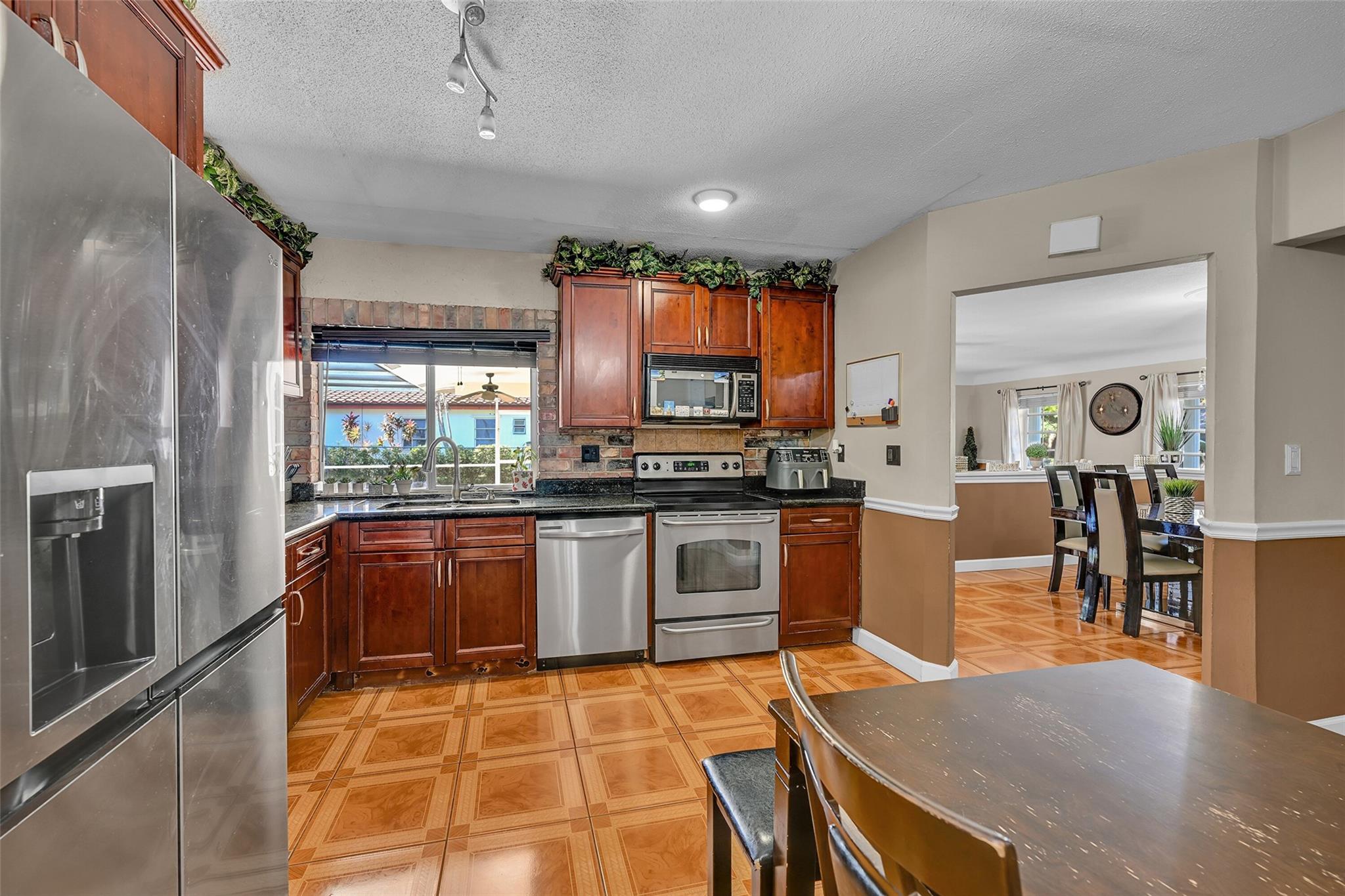 FOREST HILLS - Residential