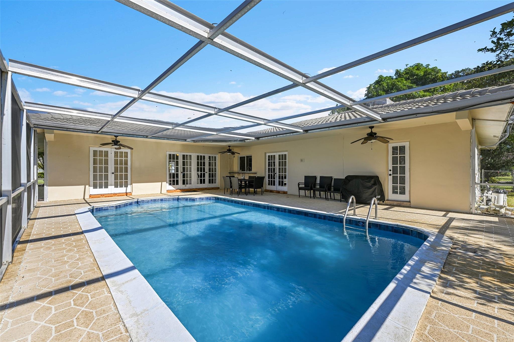 FOREST HILLS - Residential