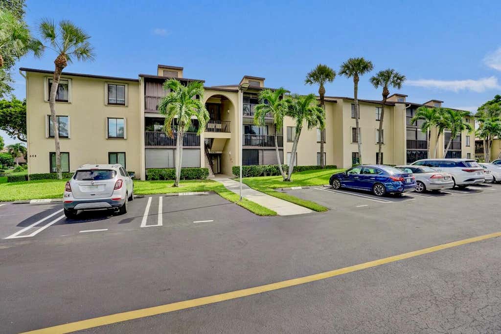 Photo of 608 Sea Pine Way #E2, Greenacres, FL 33415 (MLS # B26058735)