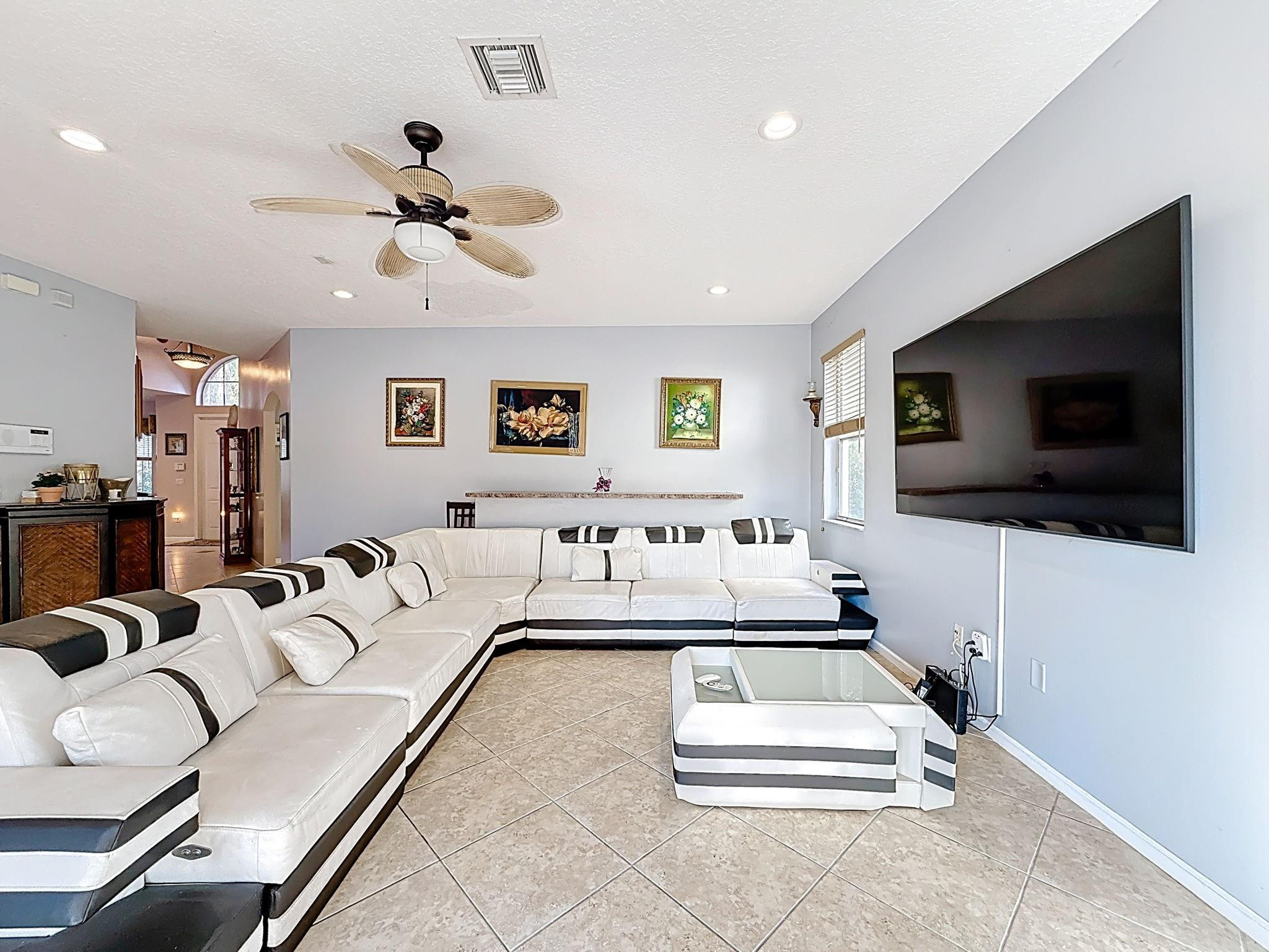 SESSA EIGHT - Residential