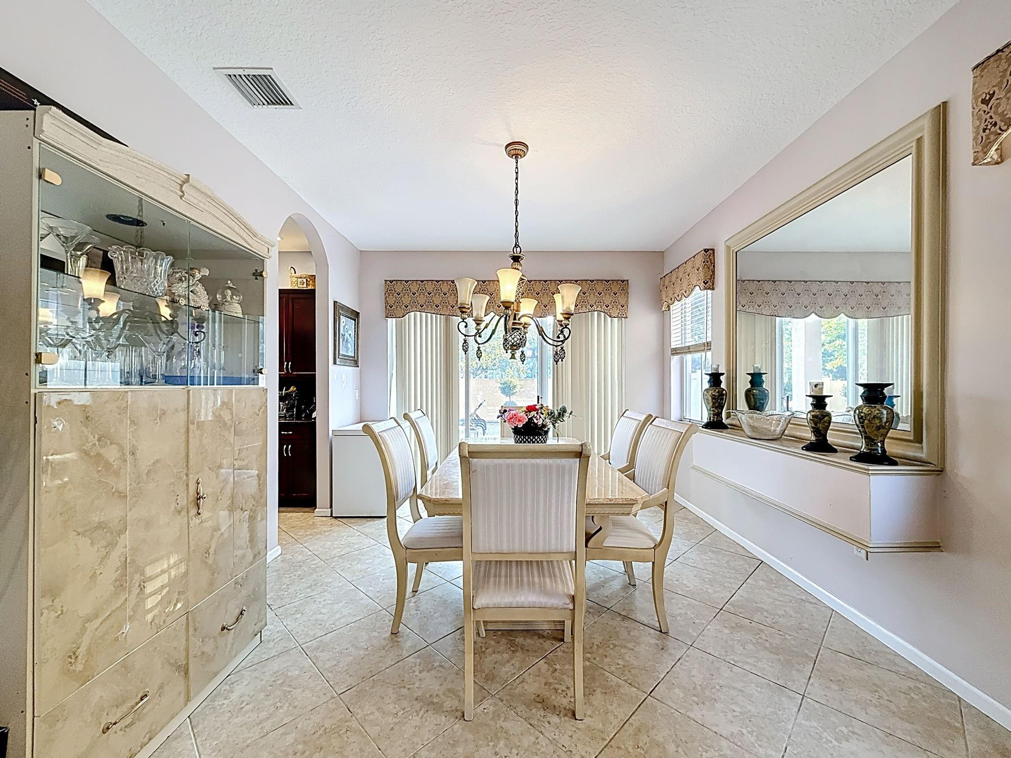 SESSA EIGHT - Residential