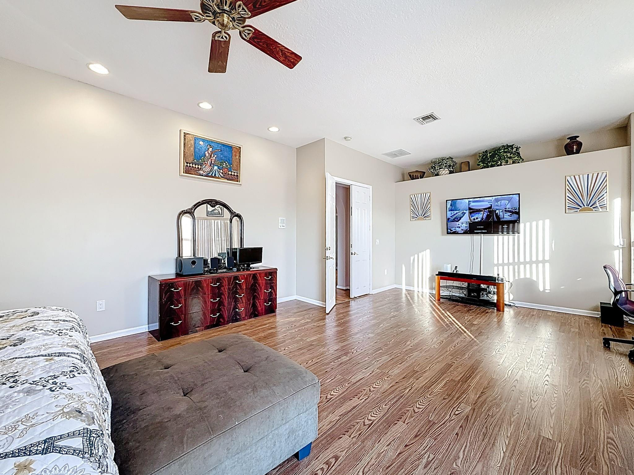 SESSA EIGHT - Residential