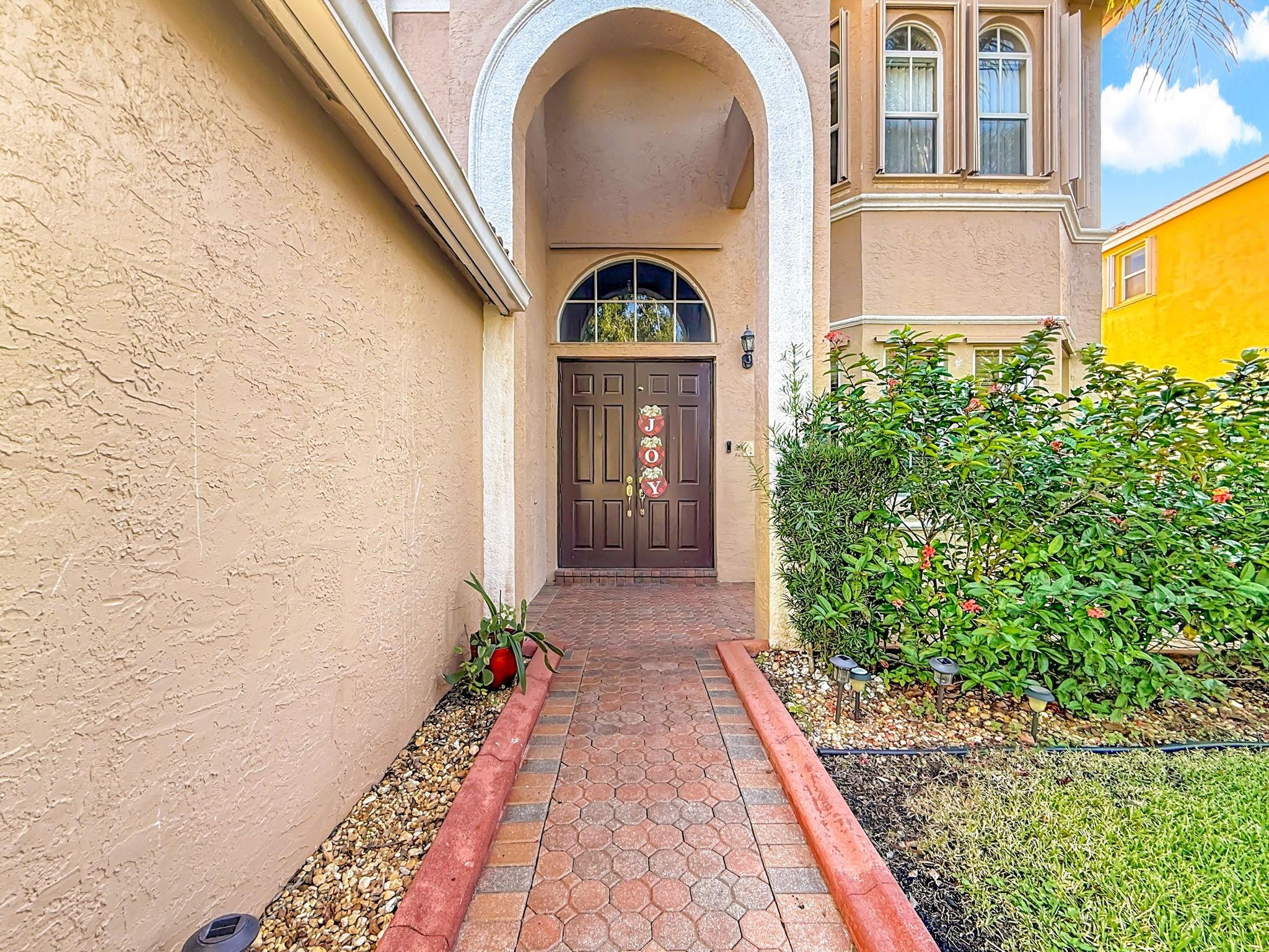 SESSA EIGHT - Residential