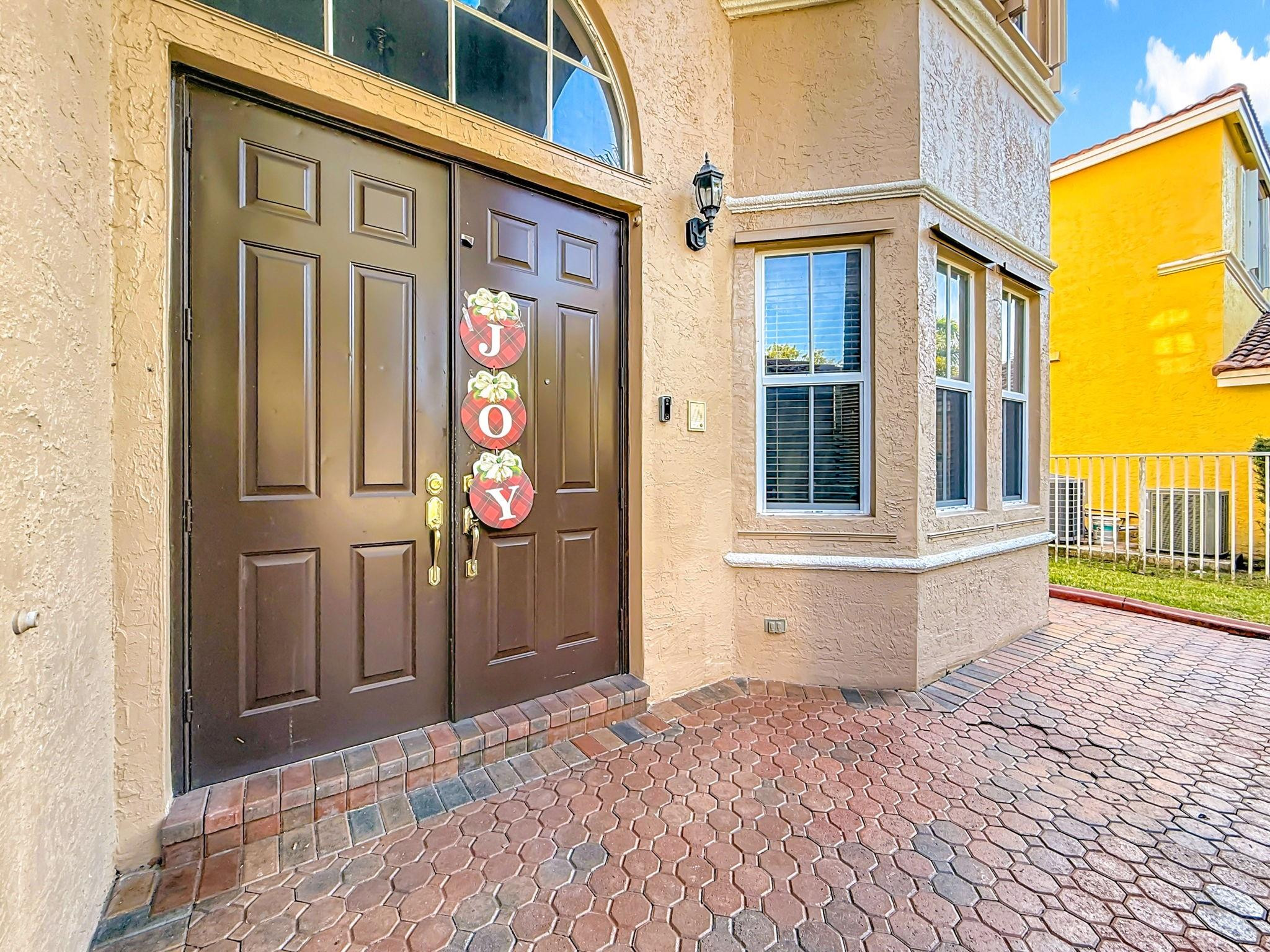 SESSA EIGHT - Residential