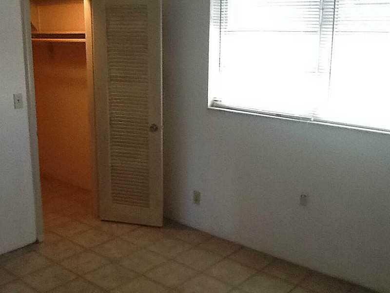 EDGEWOOD GREENS CONDO B - Residential Lease