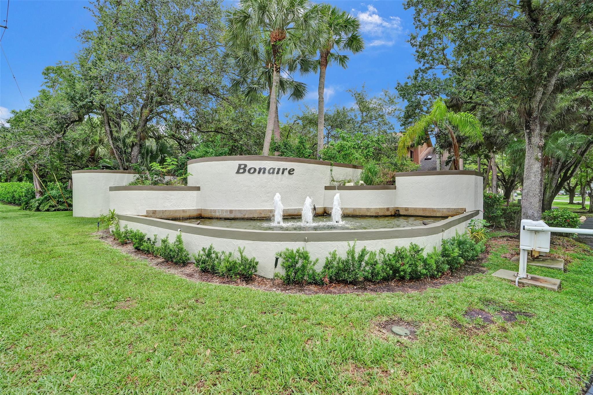 This spectacular 3bedroom, 3bath home is located in the heart of Tamarc. Welcome to your "Home Sweet Home" that boasts its tasteful updates, perfect for you and your family. This home features its high-volume ceiling, new tiles, soft-close shaker cabinets, elegant lighting fixtures, vinyl floors on the stairs and bedrooms, and 2 primary bedrooms upstairs. Step outside to the perfect vinyl deck to relax or entertain.
