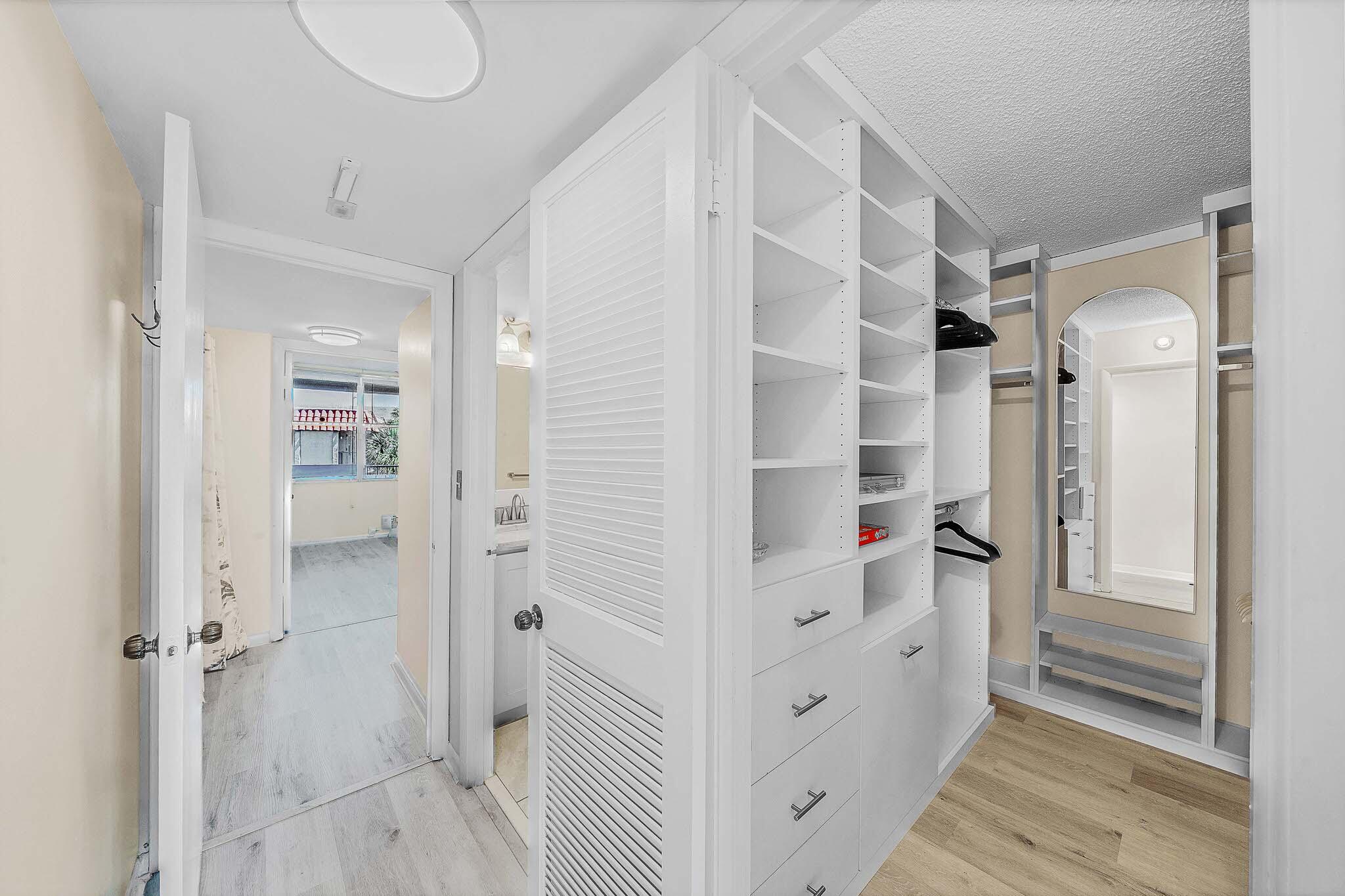 ISLAND CLUB FOUR CONDO - Residential