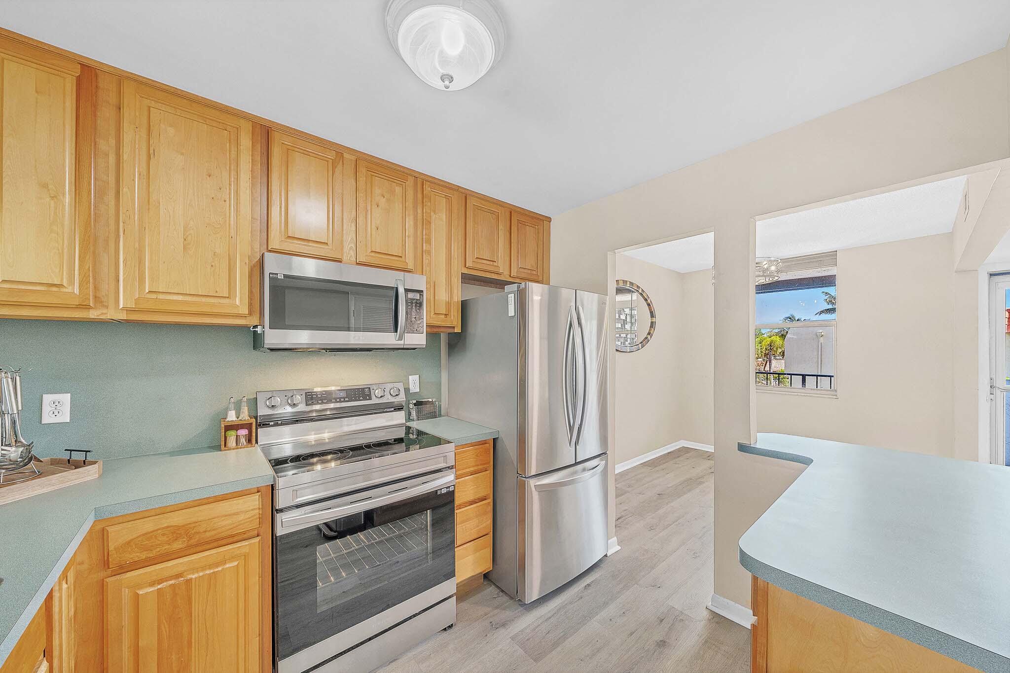 ISLAND CLUB FOUR CONDO - Residential