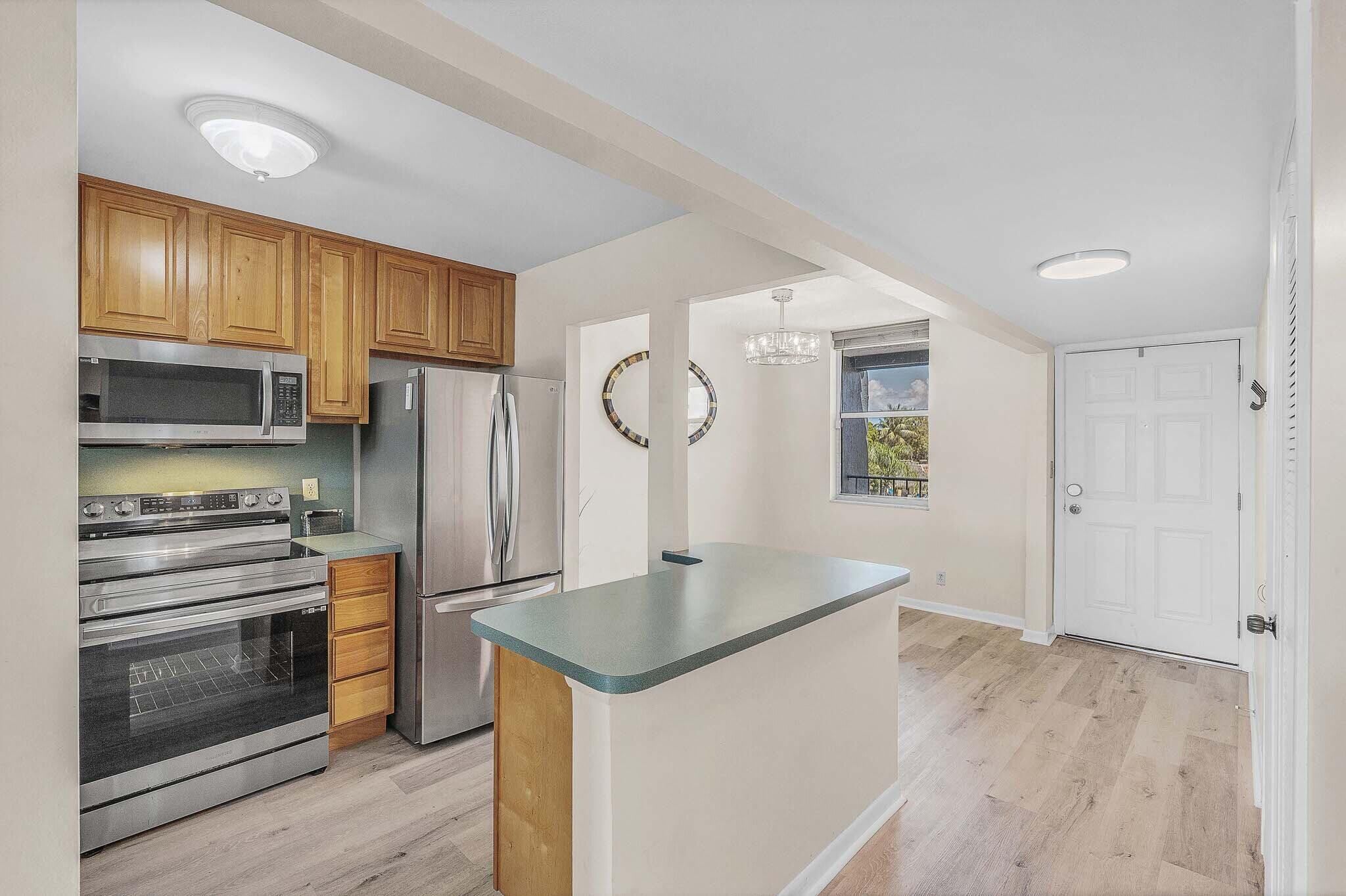 ISLAND CLUB FOUR CONDO - Residential