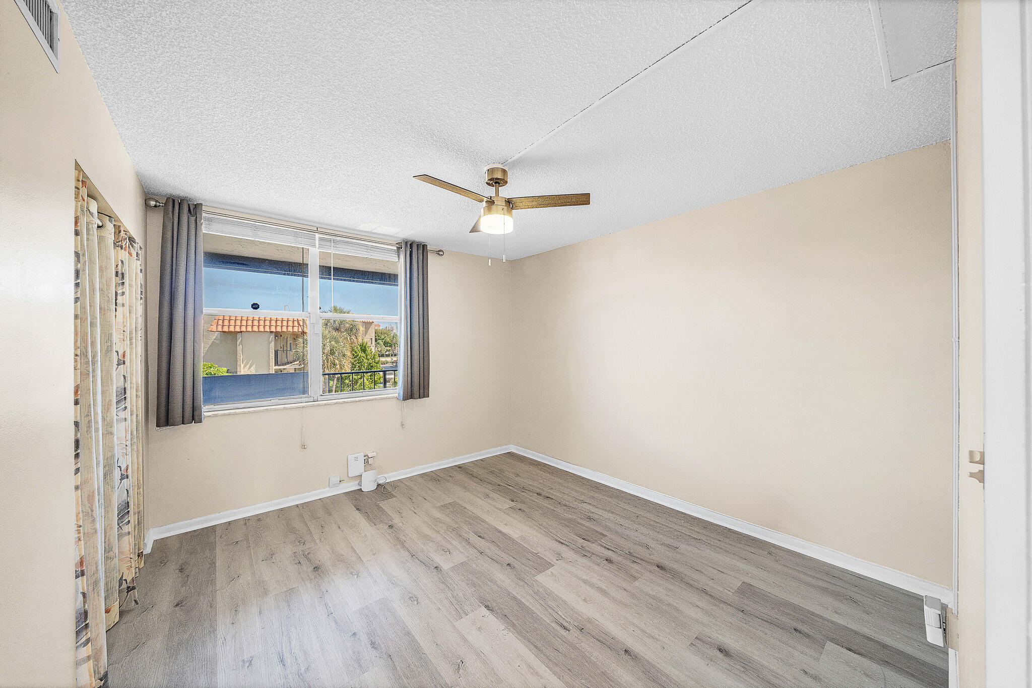 ISLAND CLUB FOUR CONDO - Residential