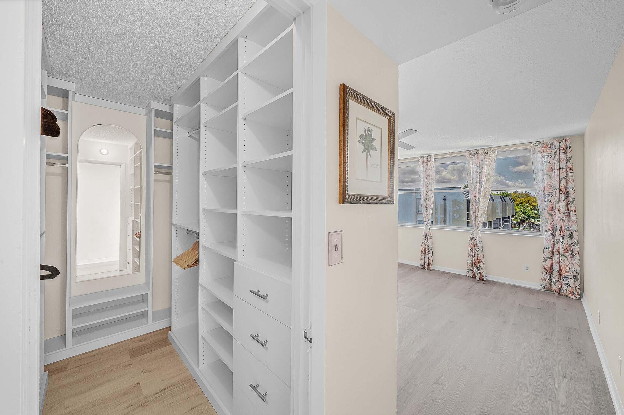 ISLAND CLUB FOUR CONDO - Residential