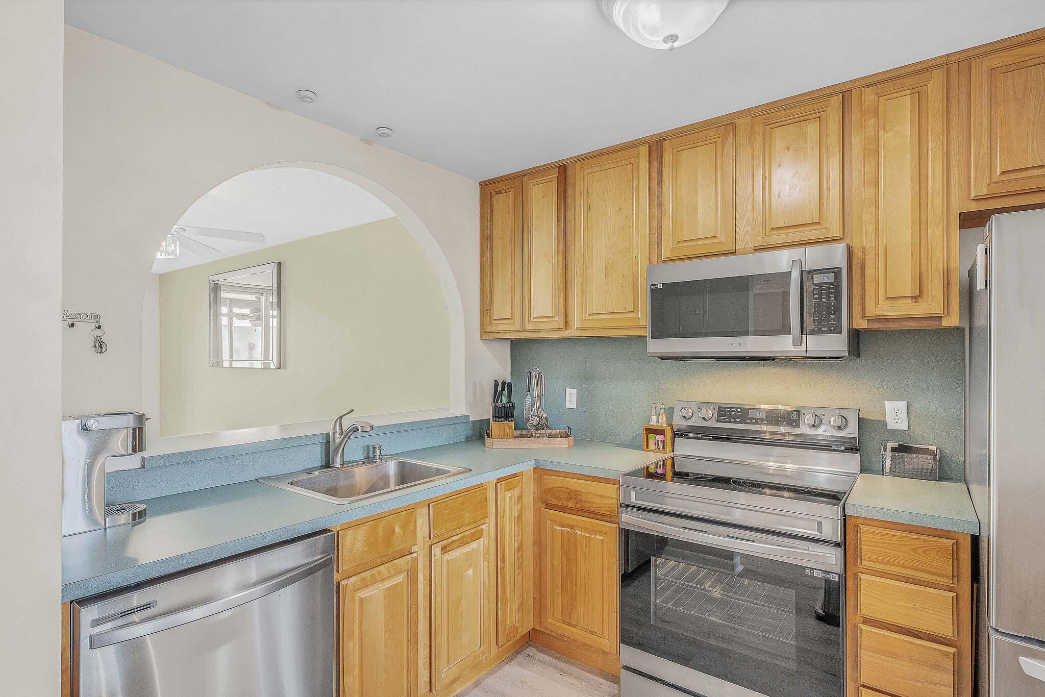 ISLAND CLUB FOUR CONDO - Residential