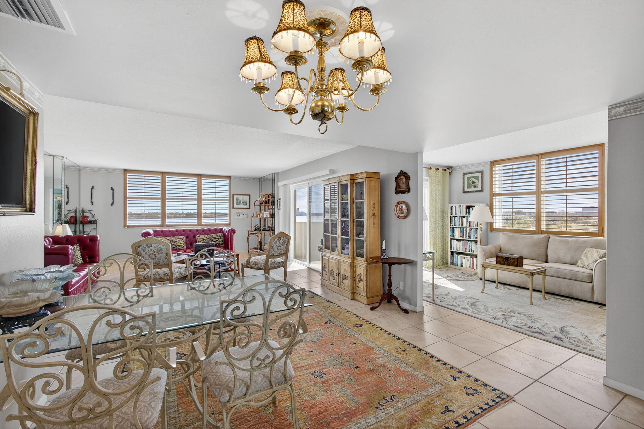 PORTOFINO CONDO PT OF LTS 15 AND 16,JARVIS PAR - Residential