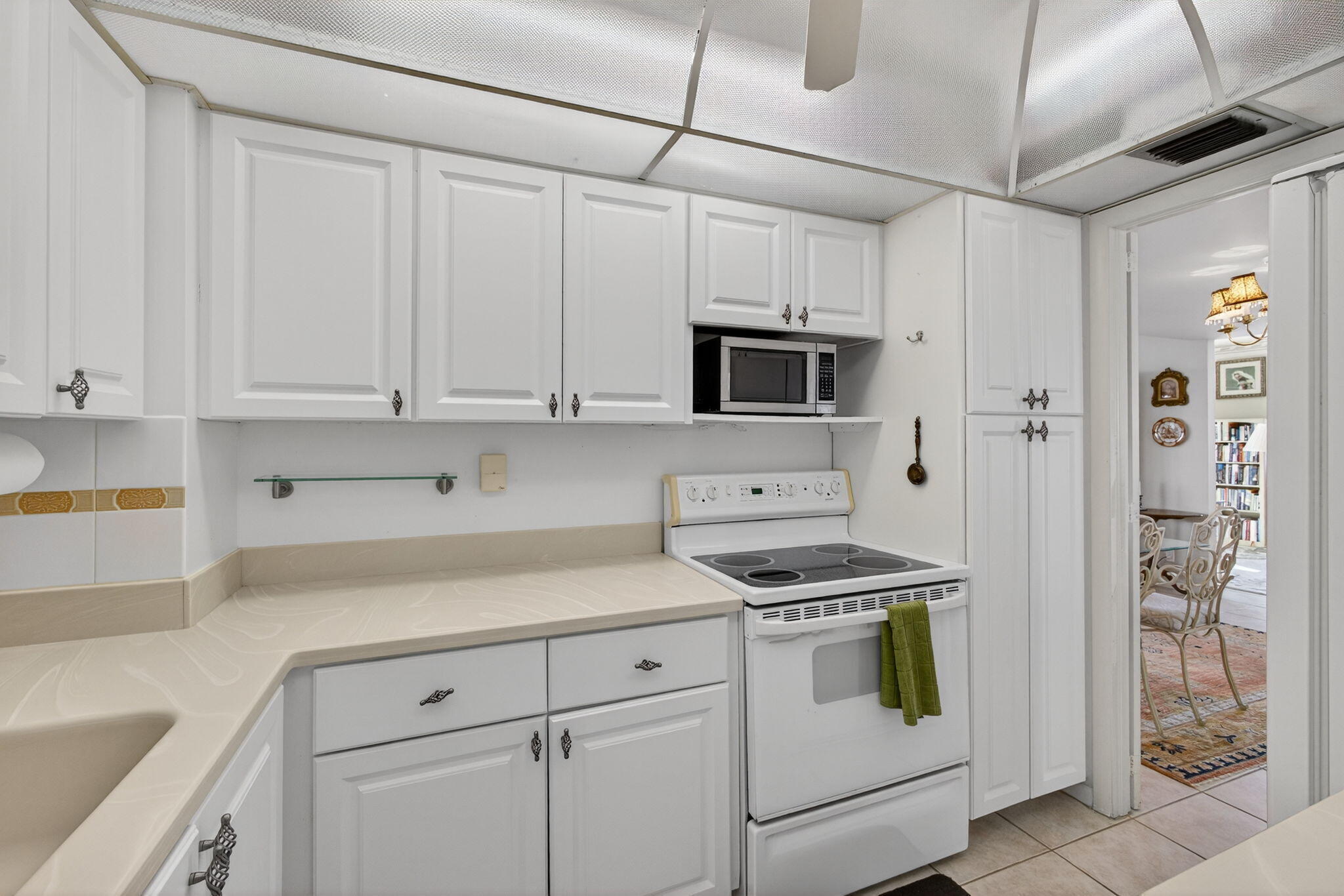 PORTOFINO CONDO PT OF LTS 15 AND 16,JARVIS PAR - Residential