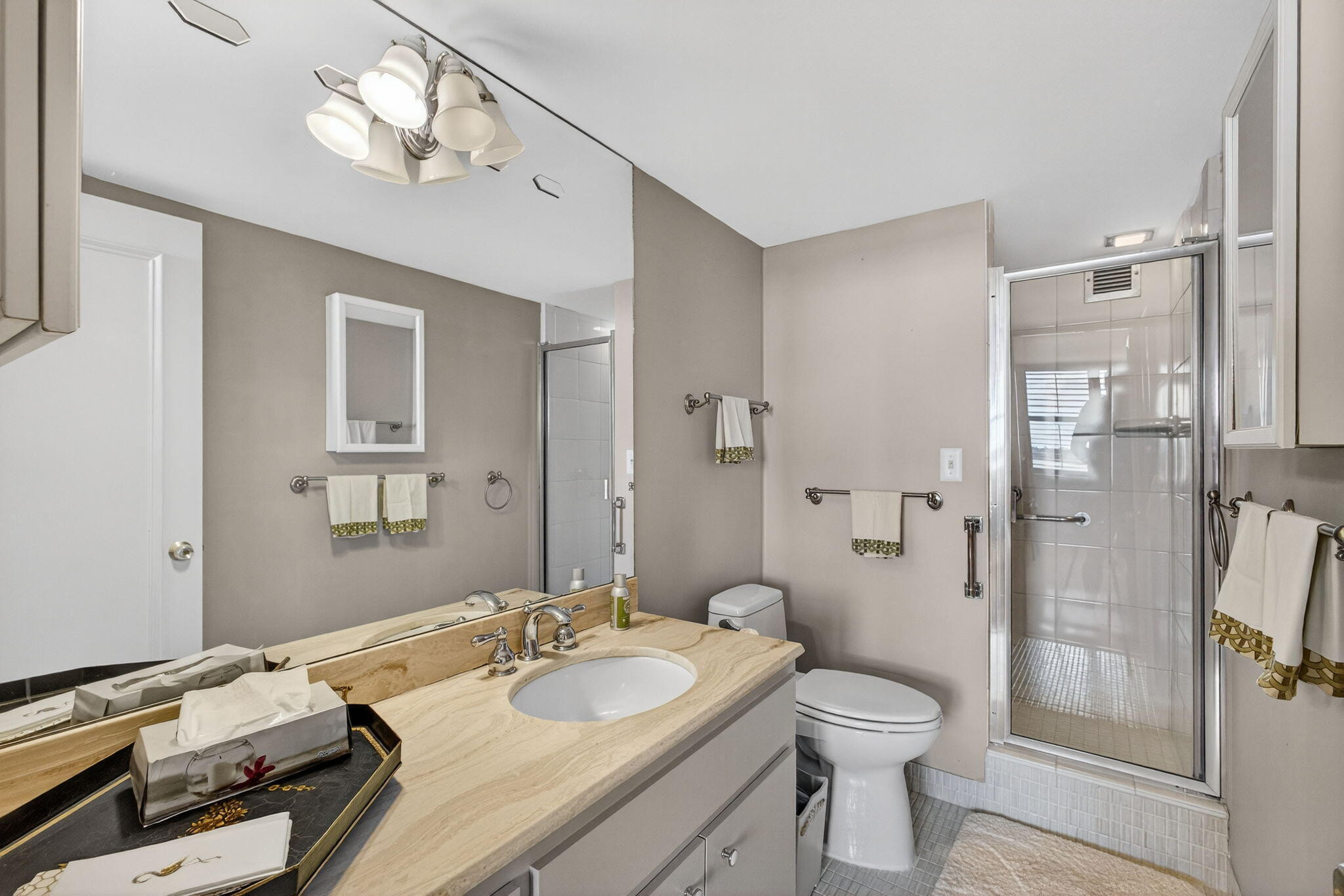 PORTOFINO CONDO PT OF LTS 15 AND 16,JARVIS PAR - Residential