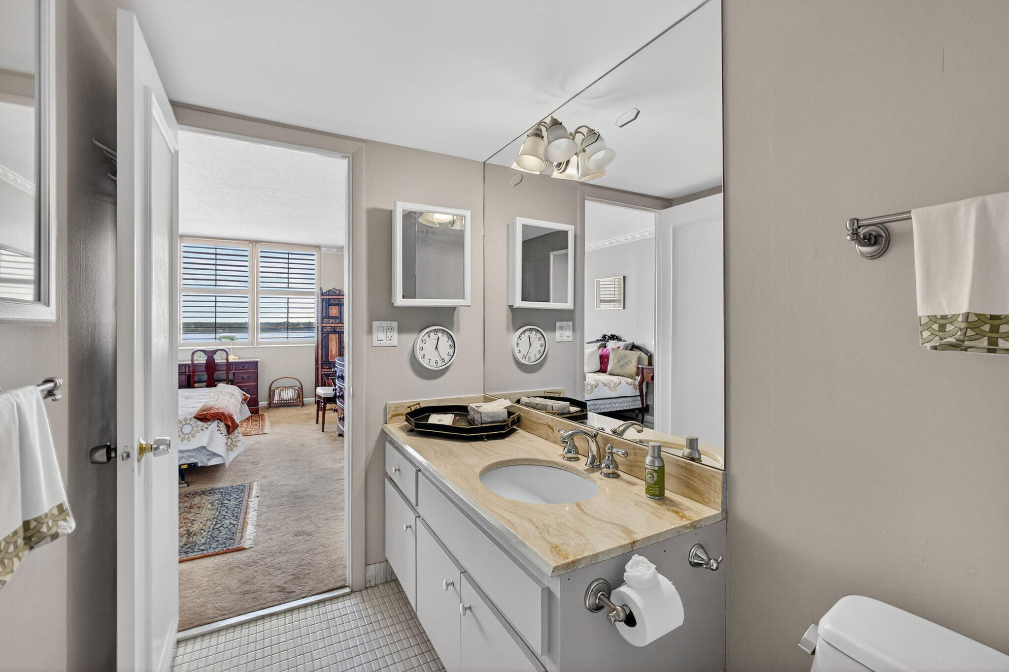 PORTOFINO CONDO PT OF LTS 15 AND 16,JARVIS PAR - Residential