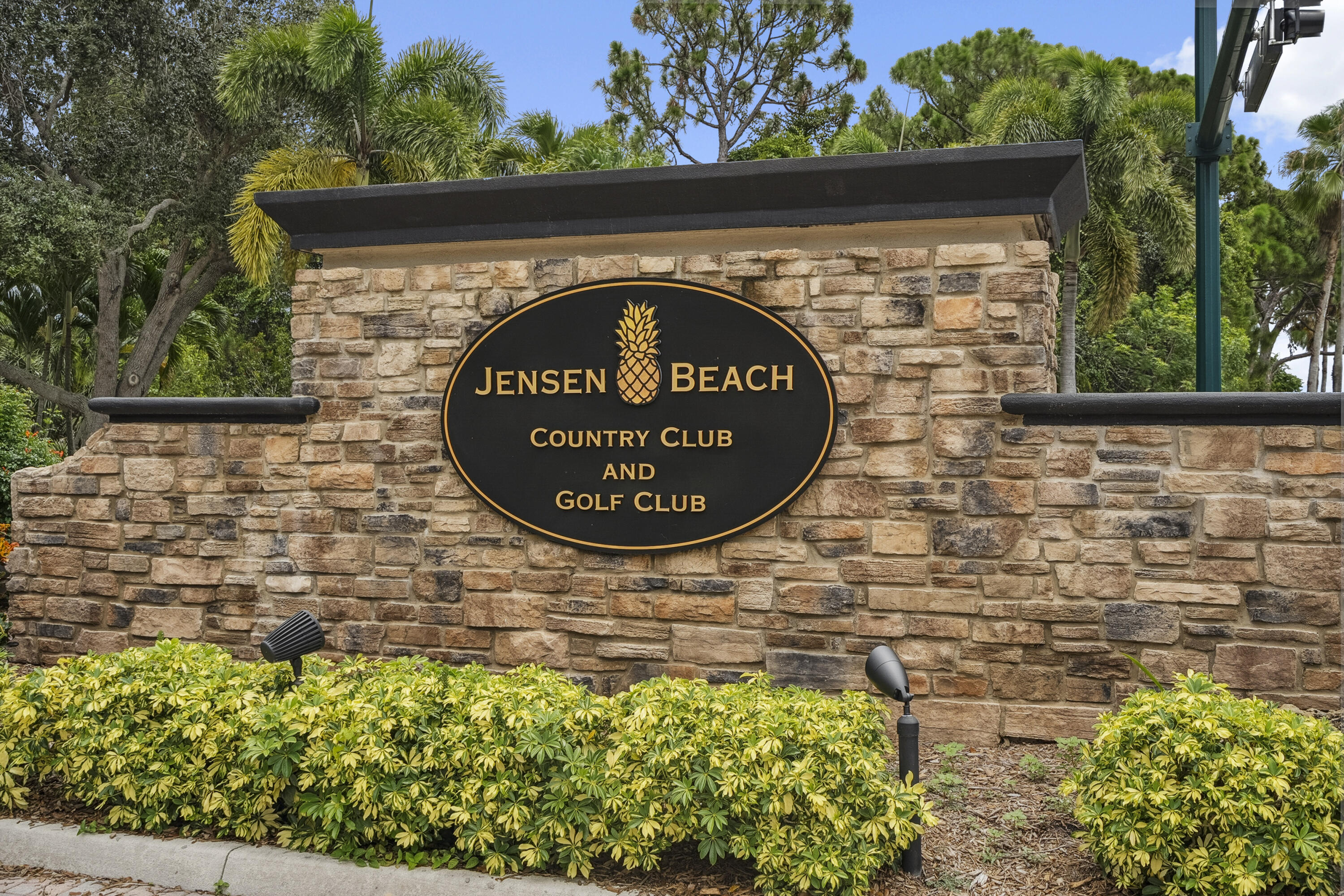 JENSEN BEACH GOLF AND COUNTRY CLUB - Residential