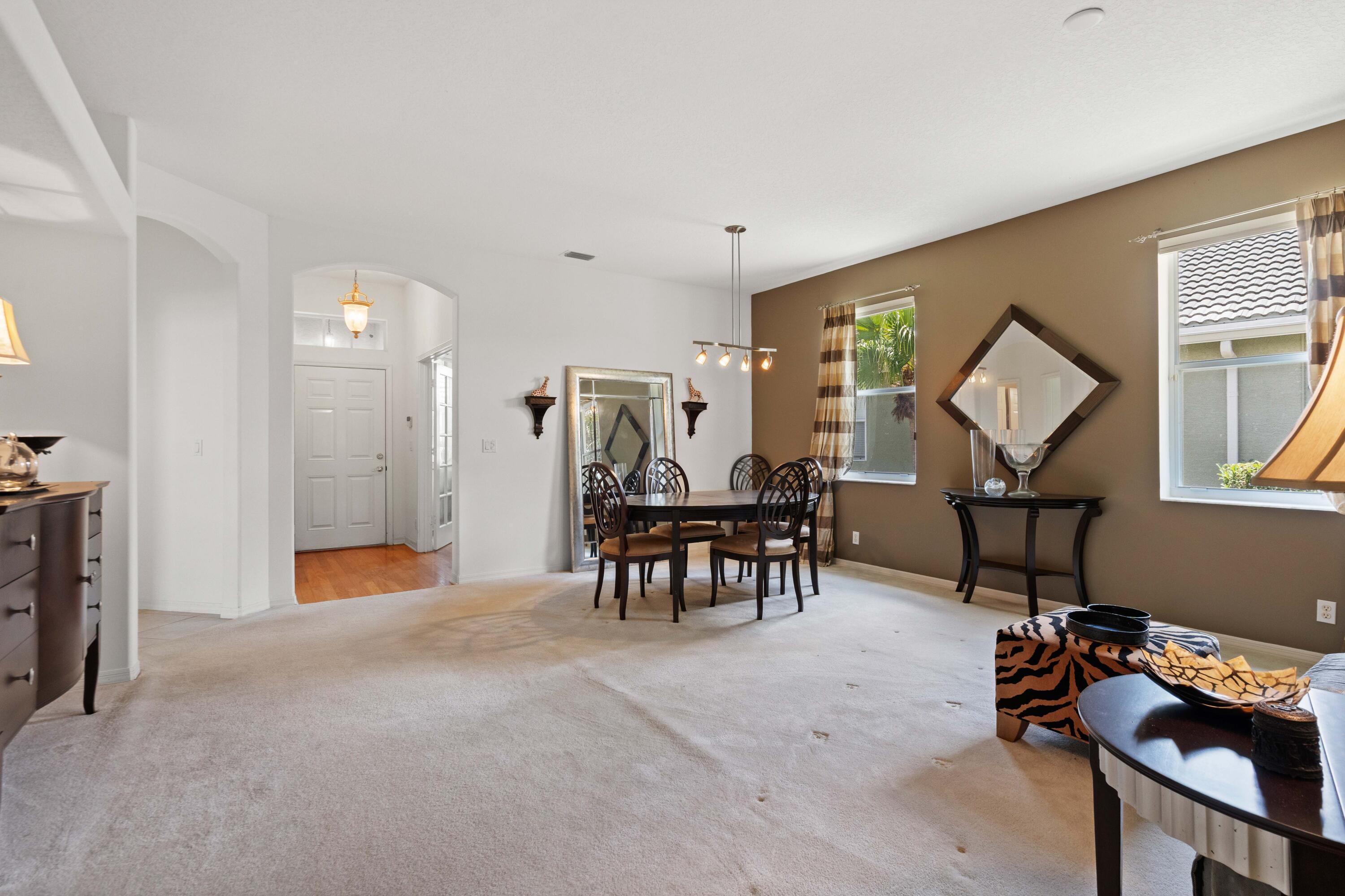 JENSEN BEACH GOLF AND COUNTRY CLUB - Residential
