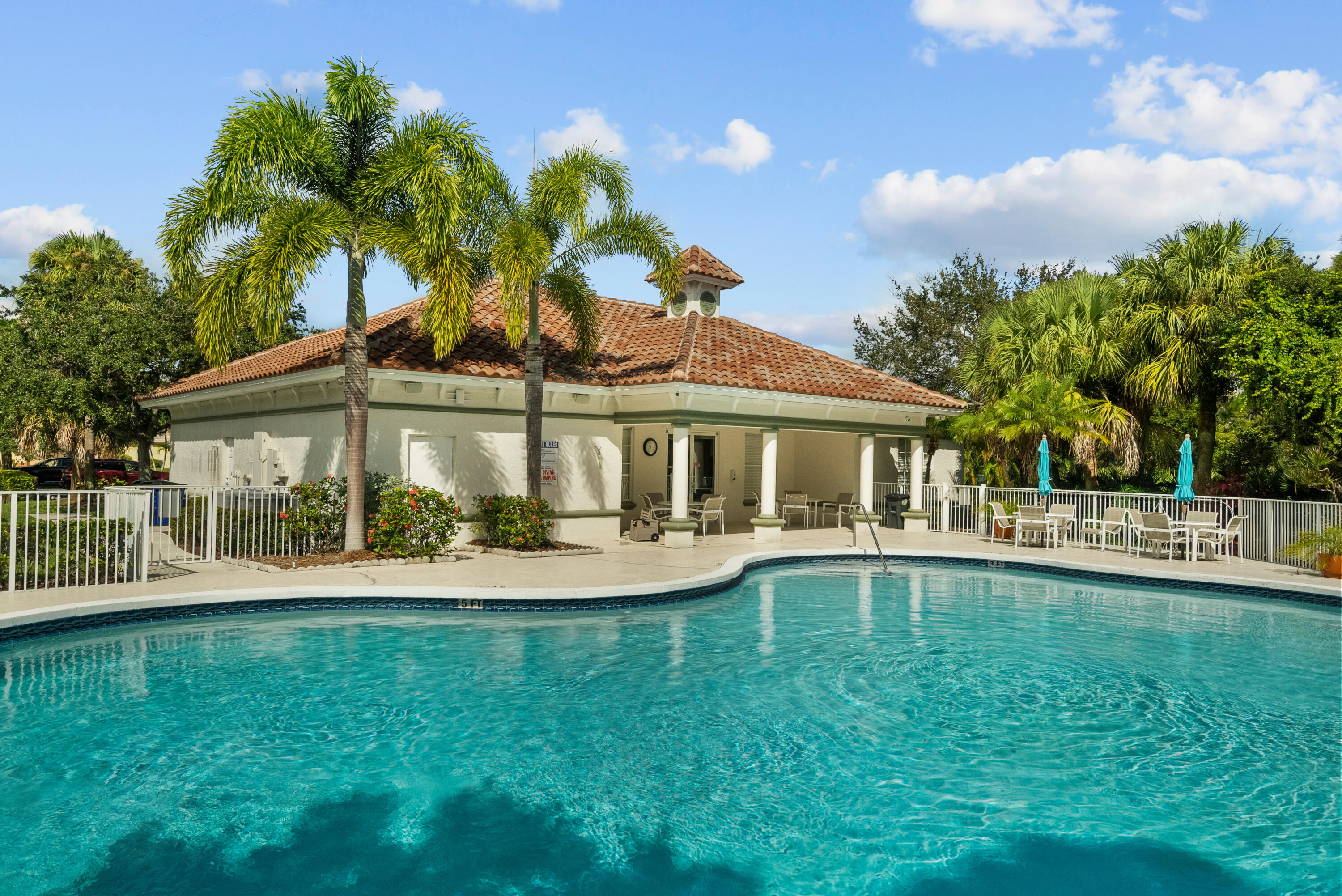 JENSEN BEACH GOLF AND COUNTRY CLUB - Residential