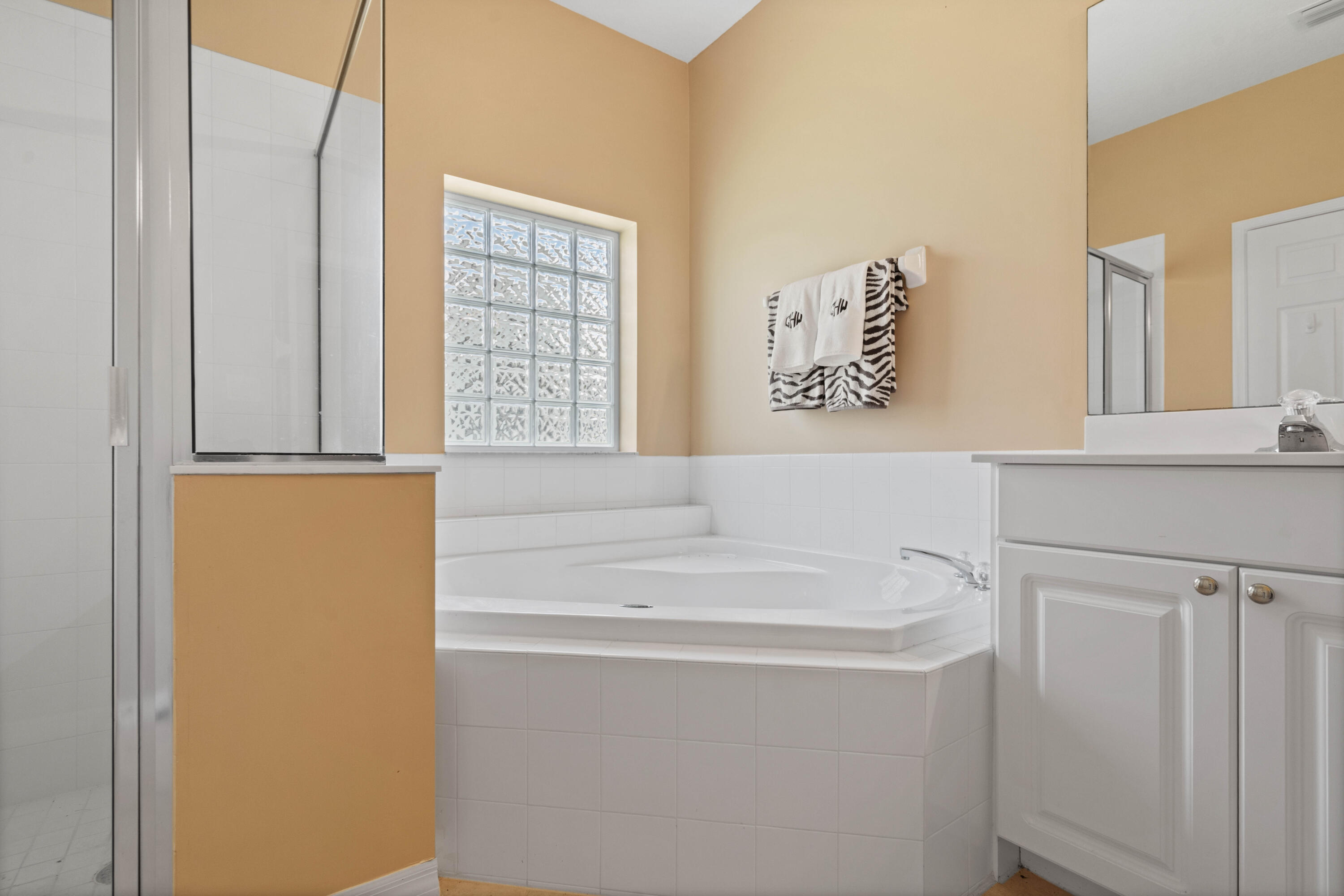 JENSEN BEACH GOLF AND COUNTRY CLUB - Residential