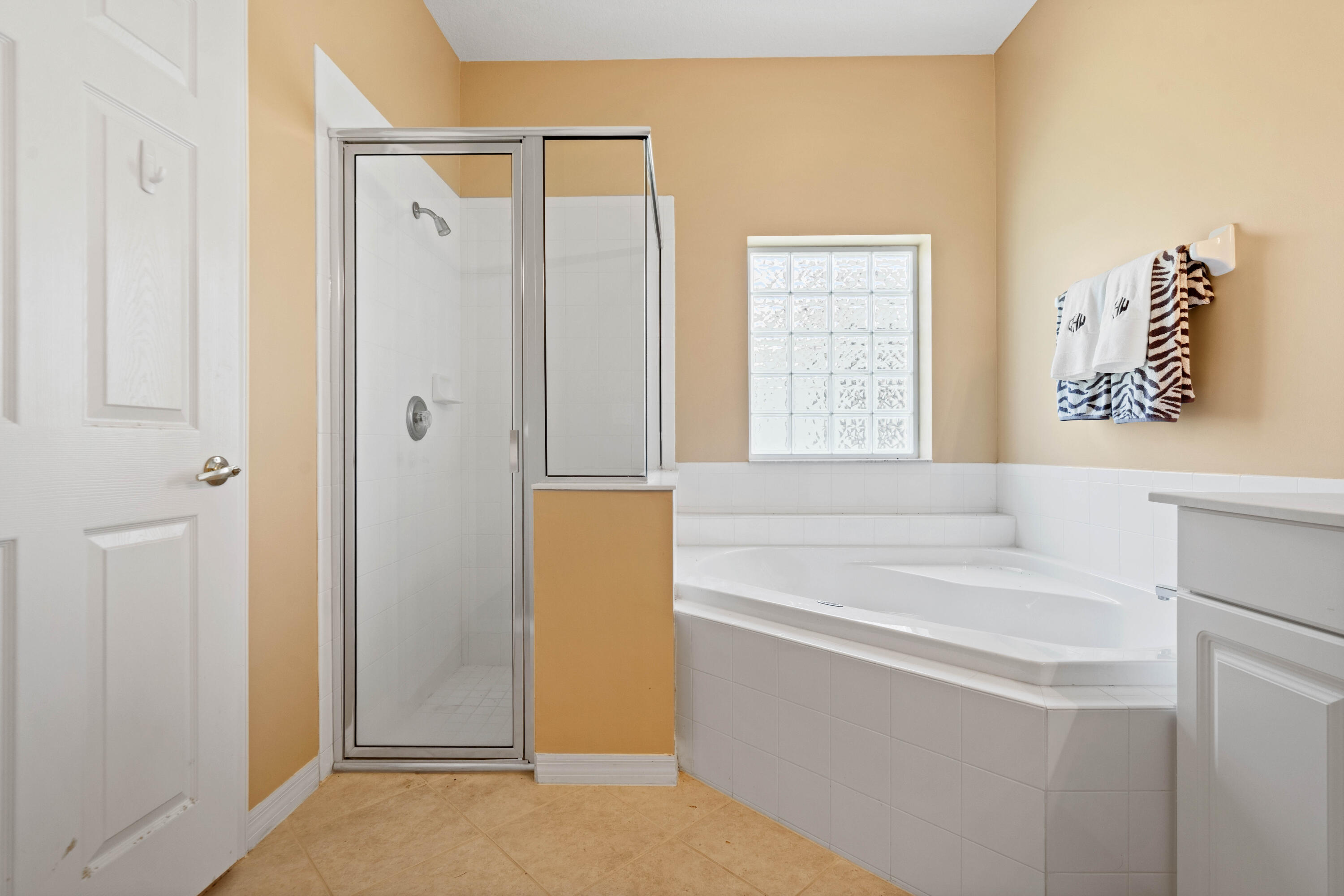 JENSEN BEACH GOLF AND COUNTRY CLUB - Residential