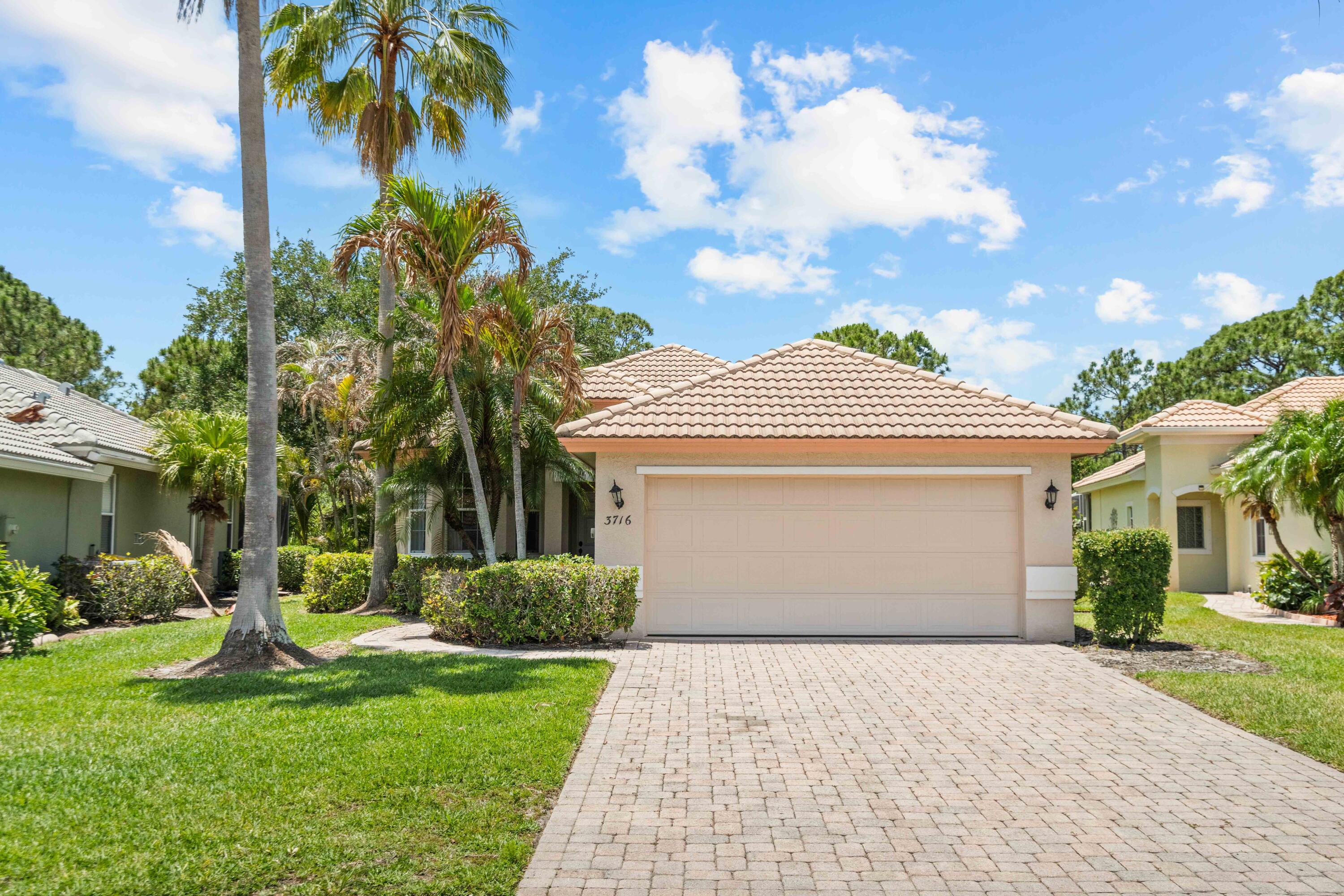 JENSEN BEACH GOLF AND COUNTRY CLUB - Residential