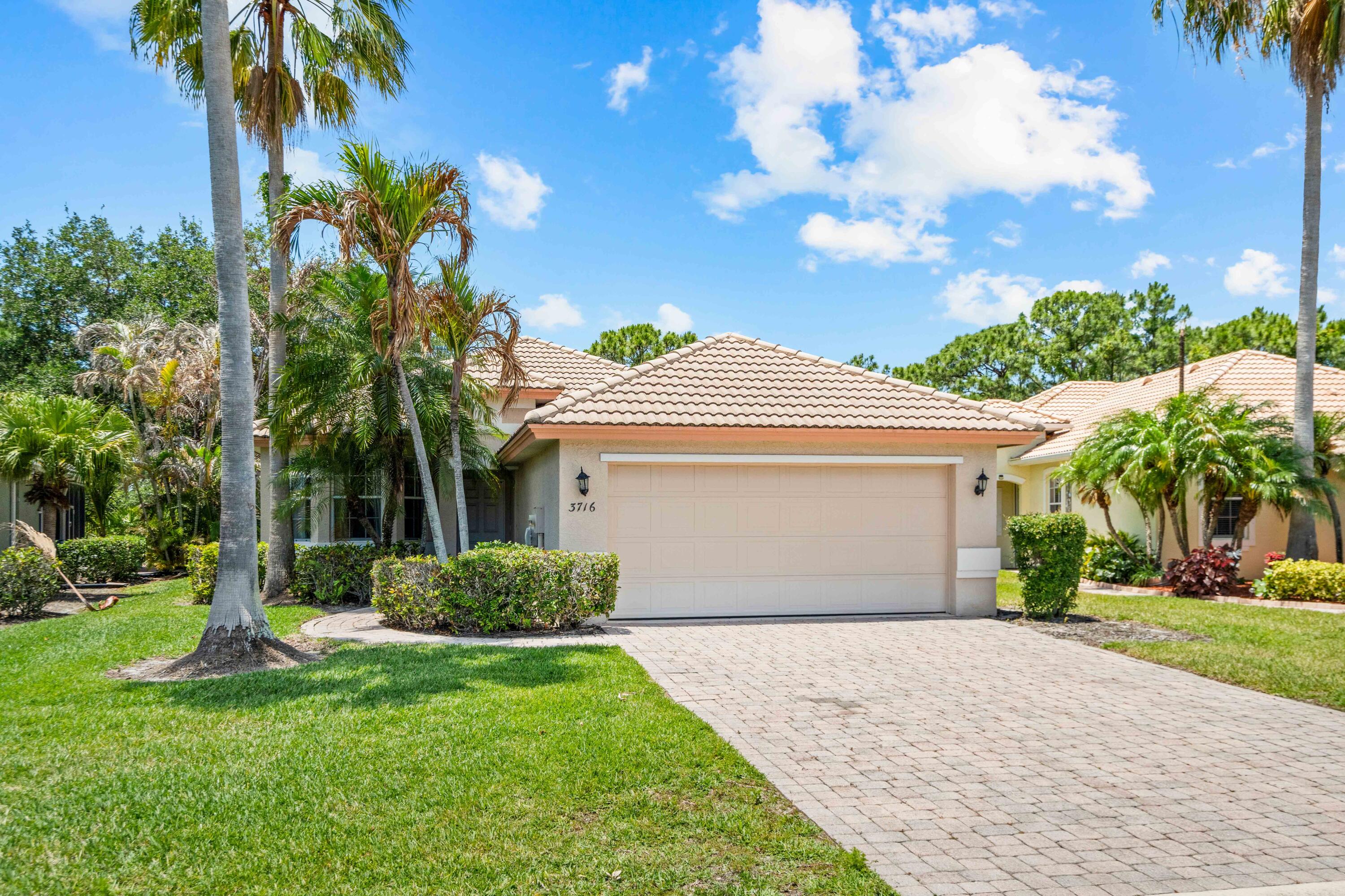 JENSEN BEACH GOLF AND COUNTRY CLUB - Residential