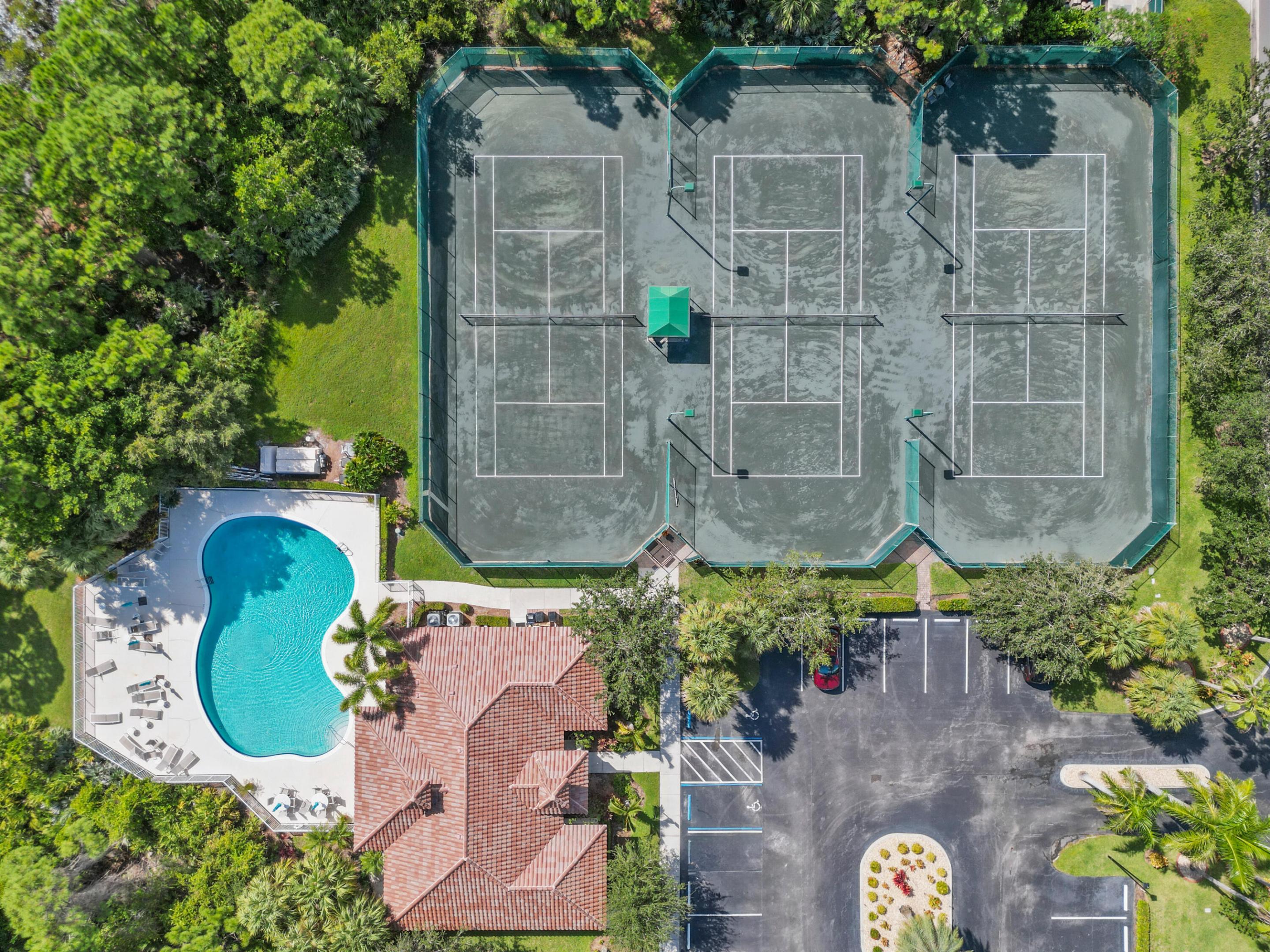 JENSEN BEACH GOLF AND COUNTRY CLUB - Residential
