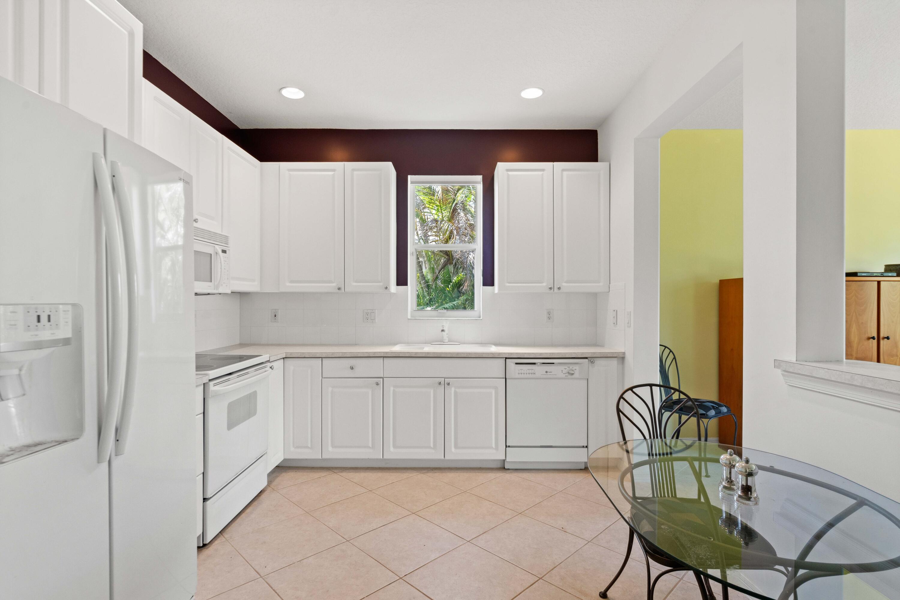 JENSEN BEACH GOLF AND COUNTRY CLUB - Residential