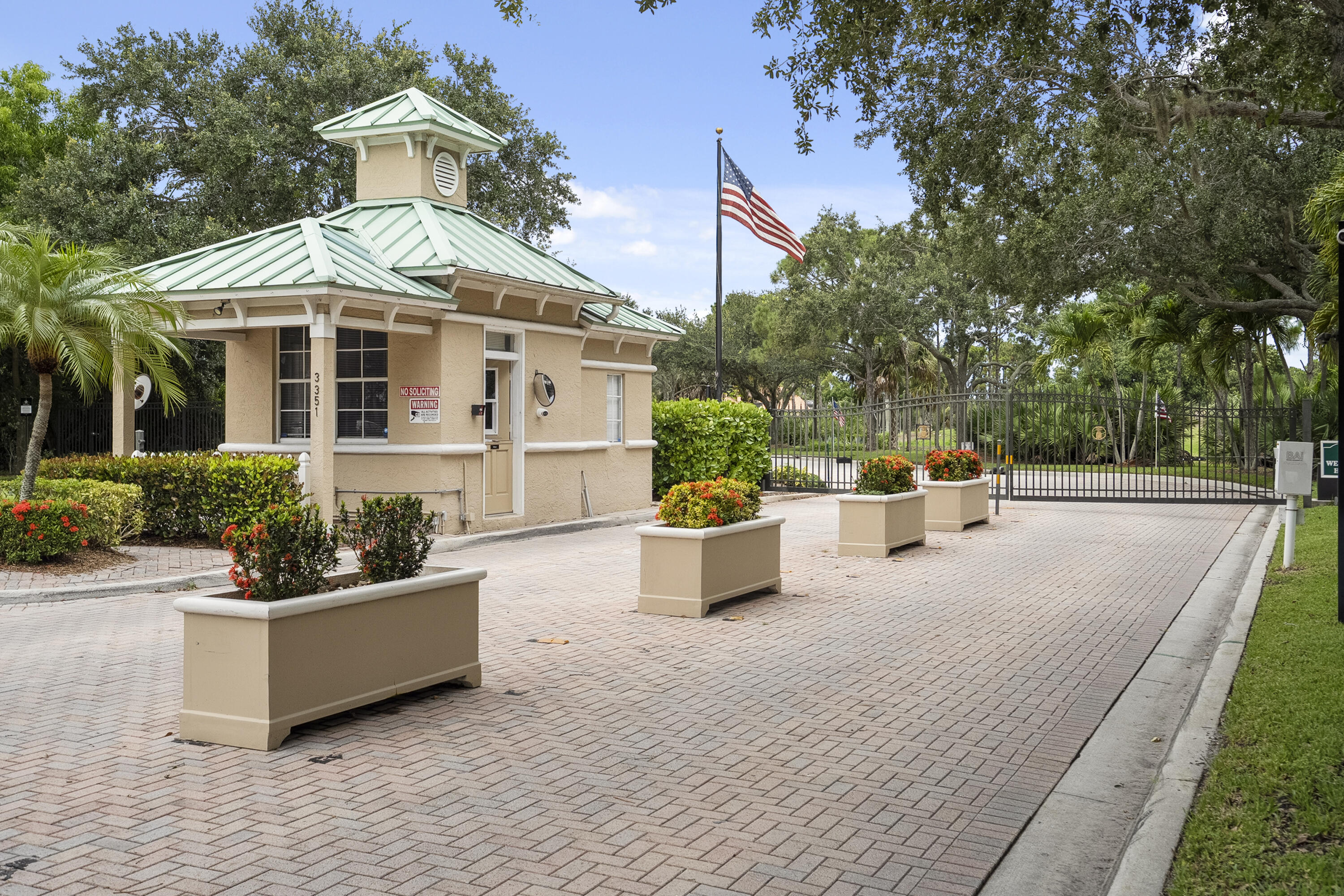 JENSEN BEACH GOLF AND COUNTRY CLUB - Residential