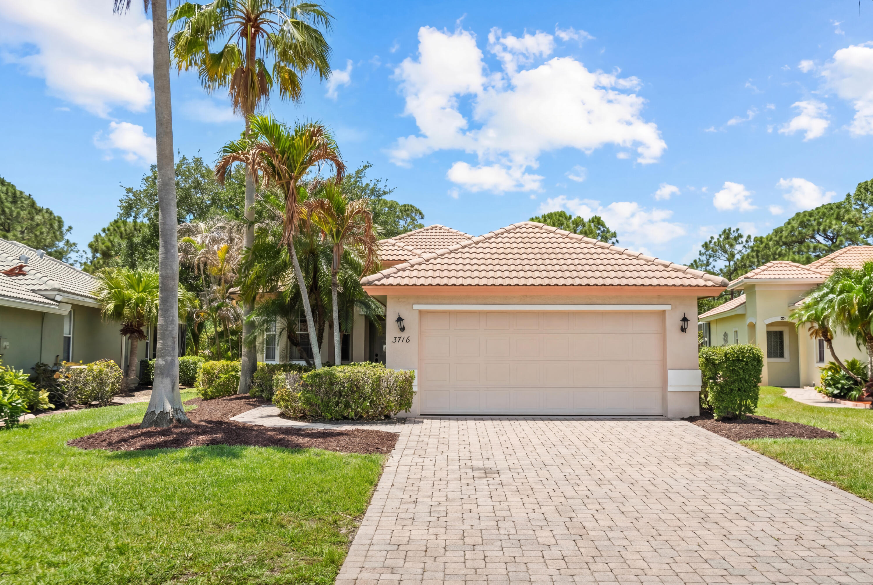 3716 NW Deer Oak Drive