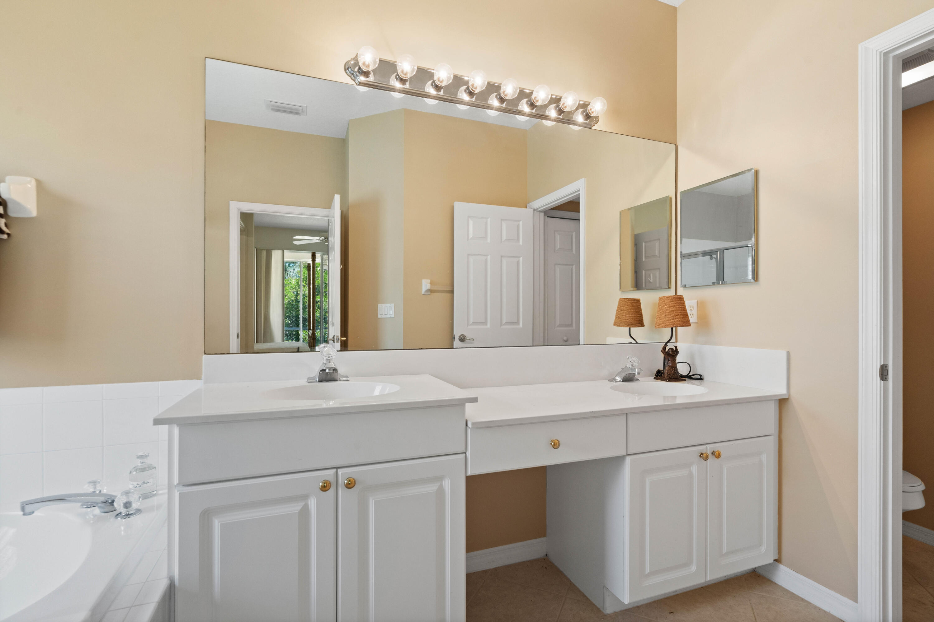 JENSEN BEACH GOLF AND COUNTRY CLUB - Residential