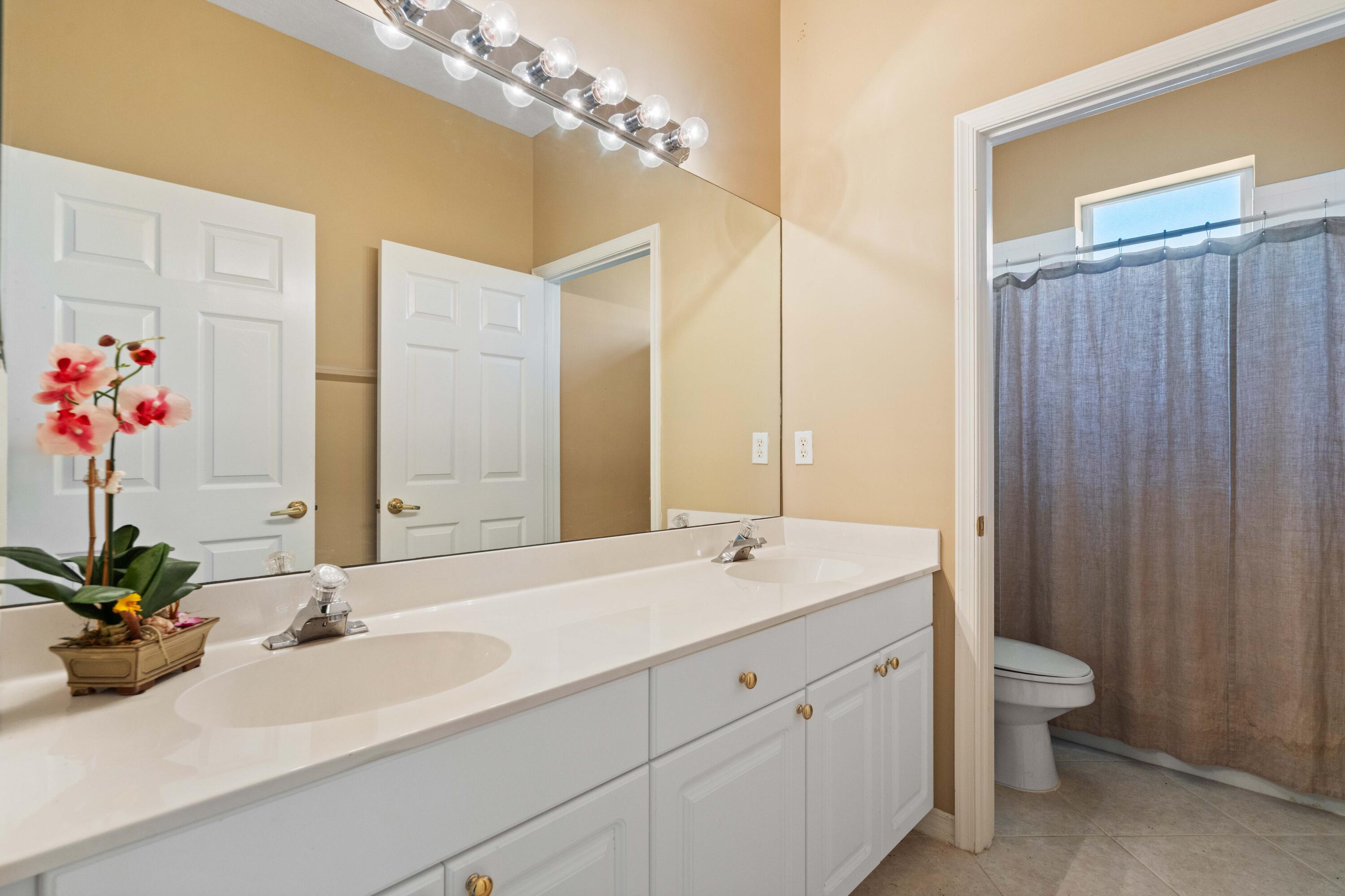 JENSEN BEACH GOLF AND COUNTRY CLUB - Residential