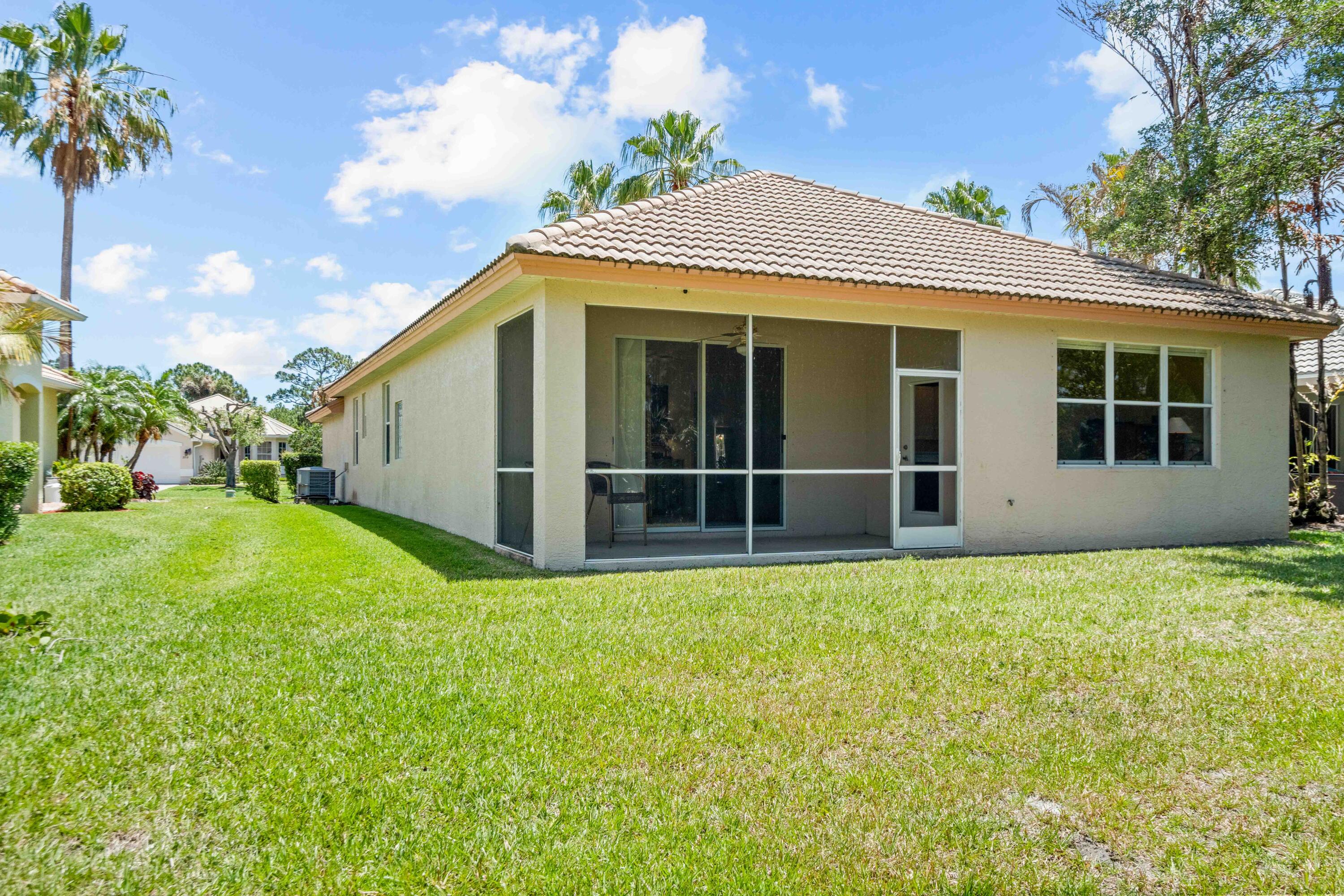 JENSEN BEACH GOLF AND COUNTRY CLUB - Residential