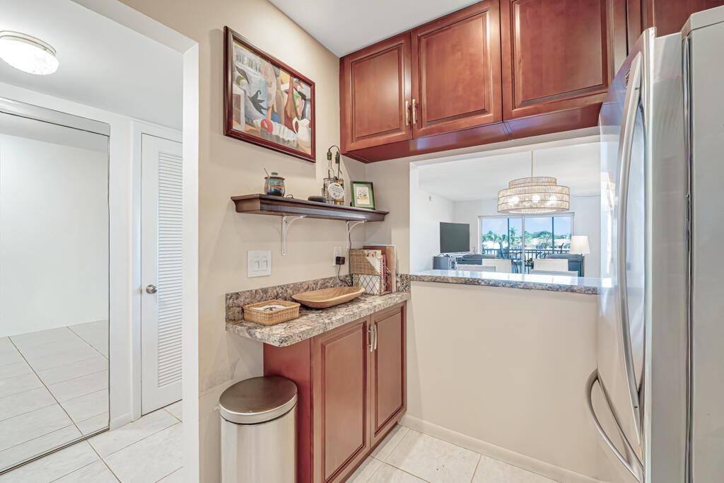 SNUG HARBOR GARDENS CONDO - Residential