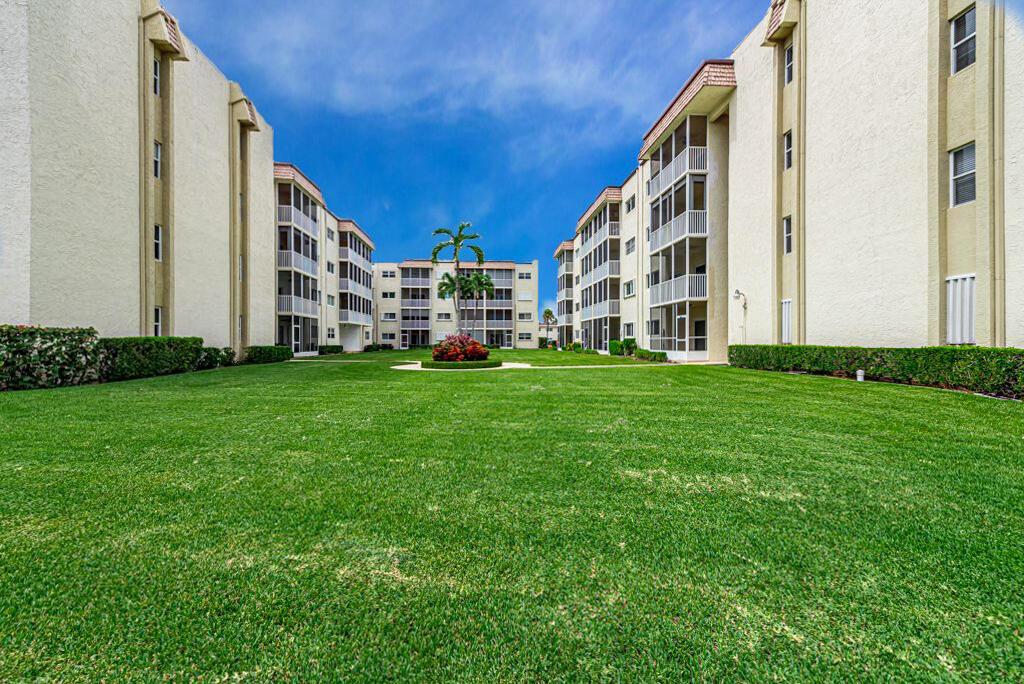 SNUG HARBOR GARDENS CONDO - Residential