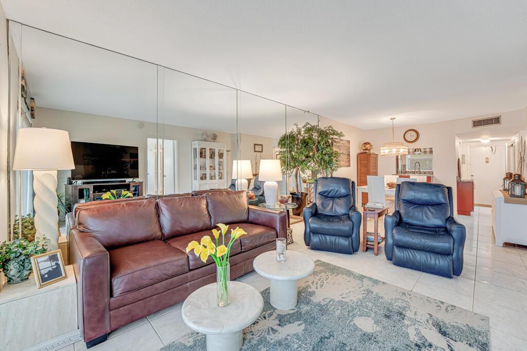 SNUG HARBOR GARDENS CONDO - Residential