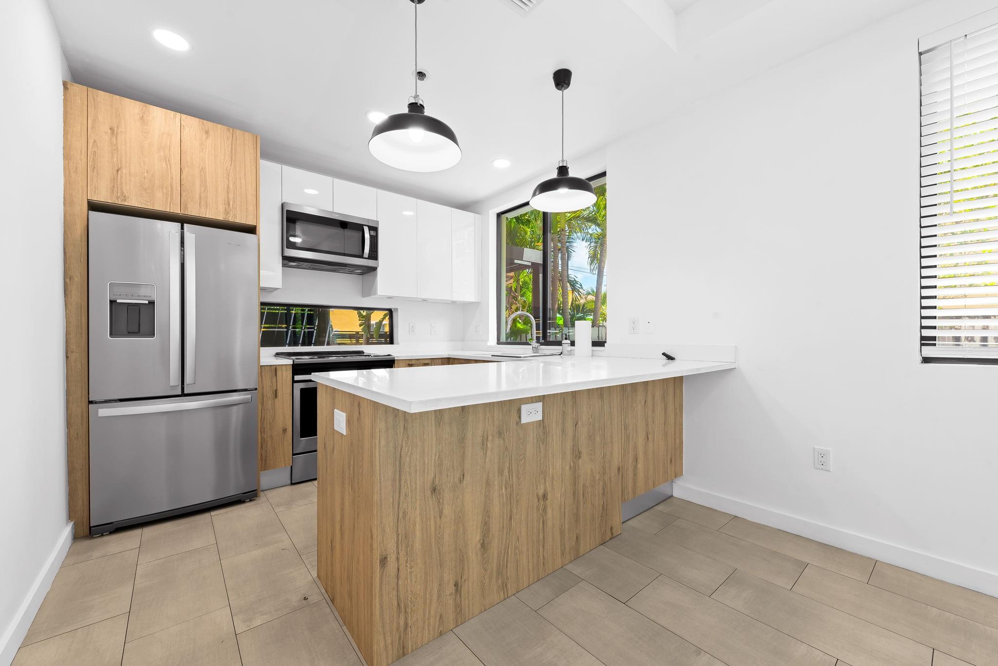 722 NE 15th Ave 2