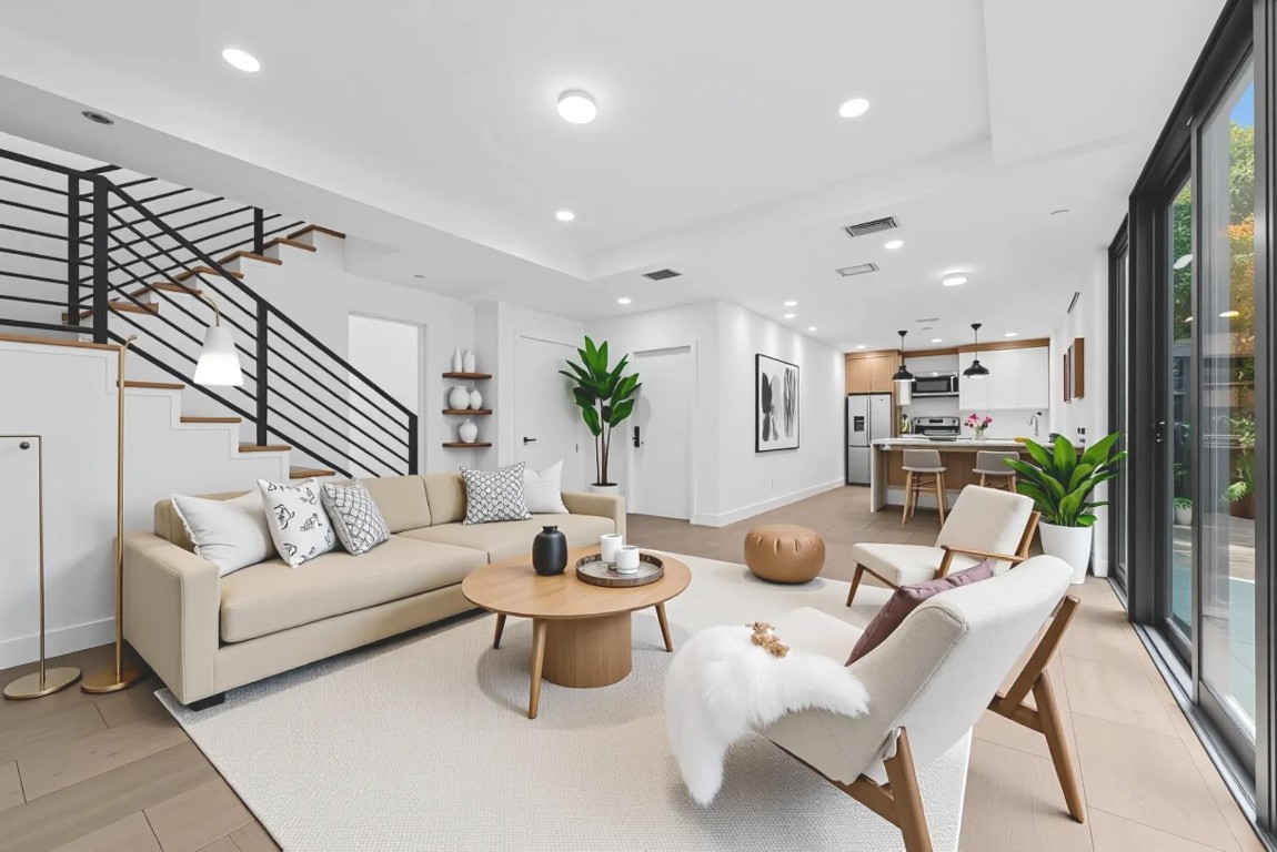 722 NE 15th Avenue 2