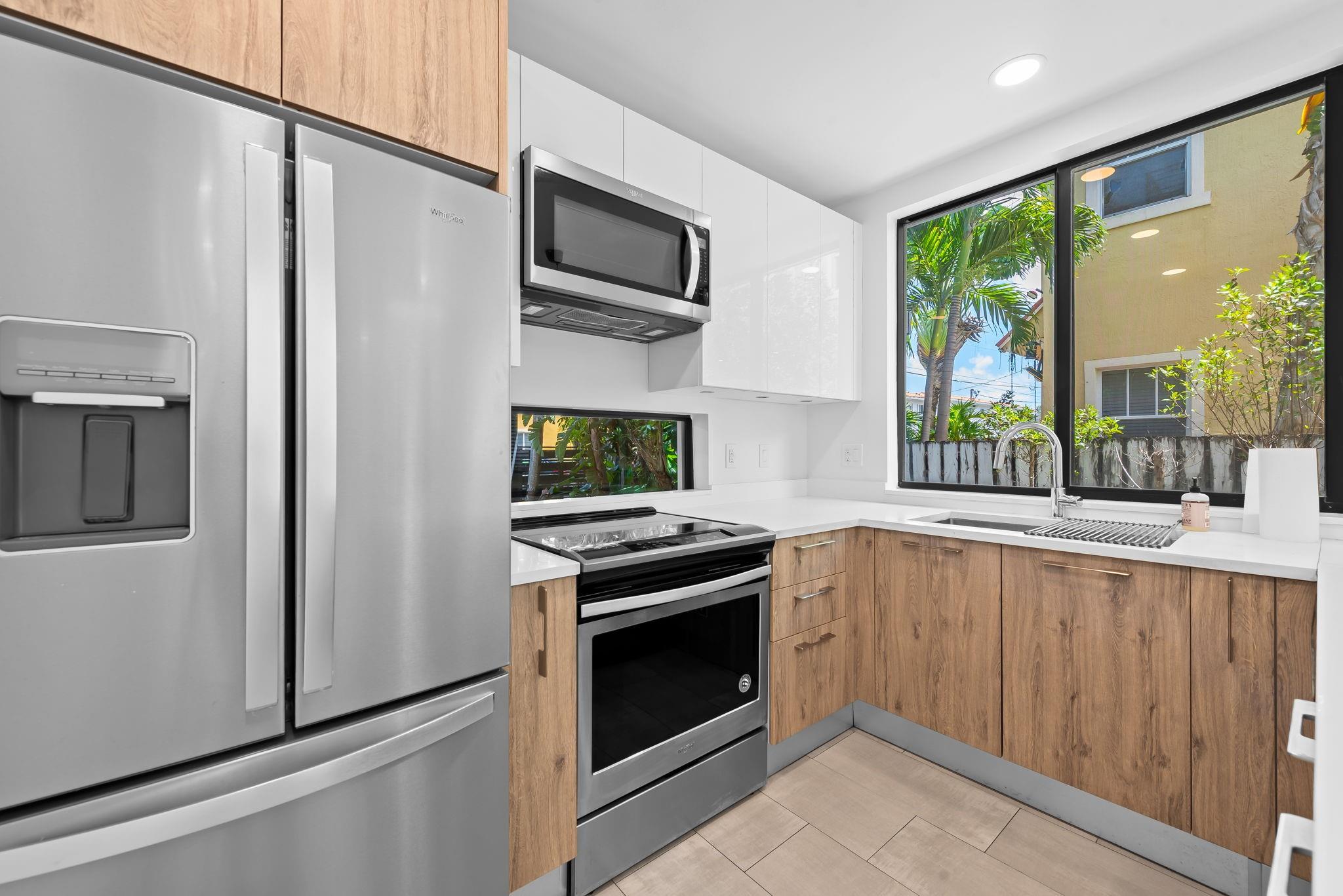 722 NE 15th Ave 2