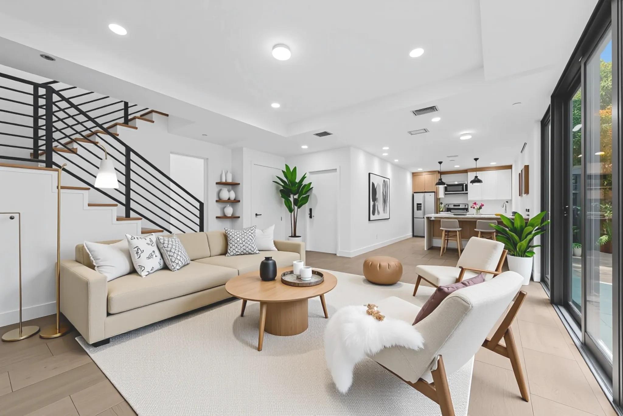 722 NE 15th Ave 2