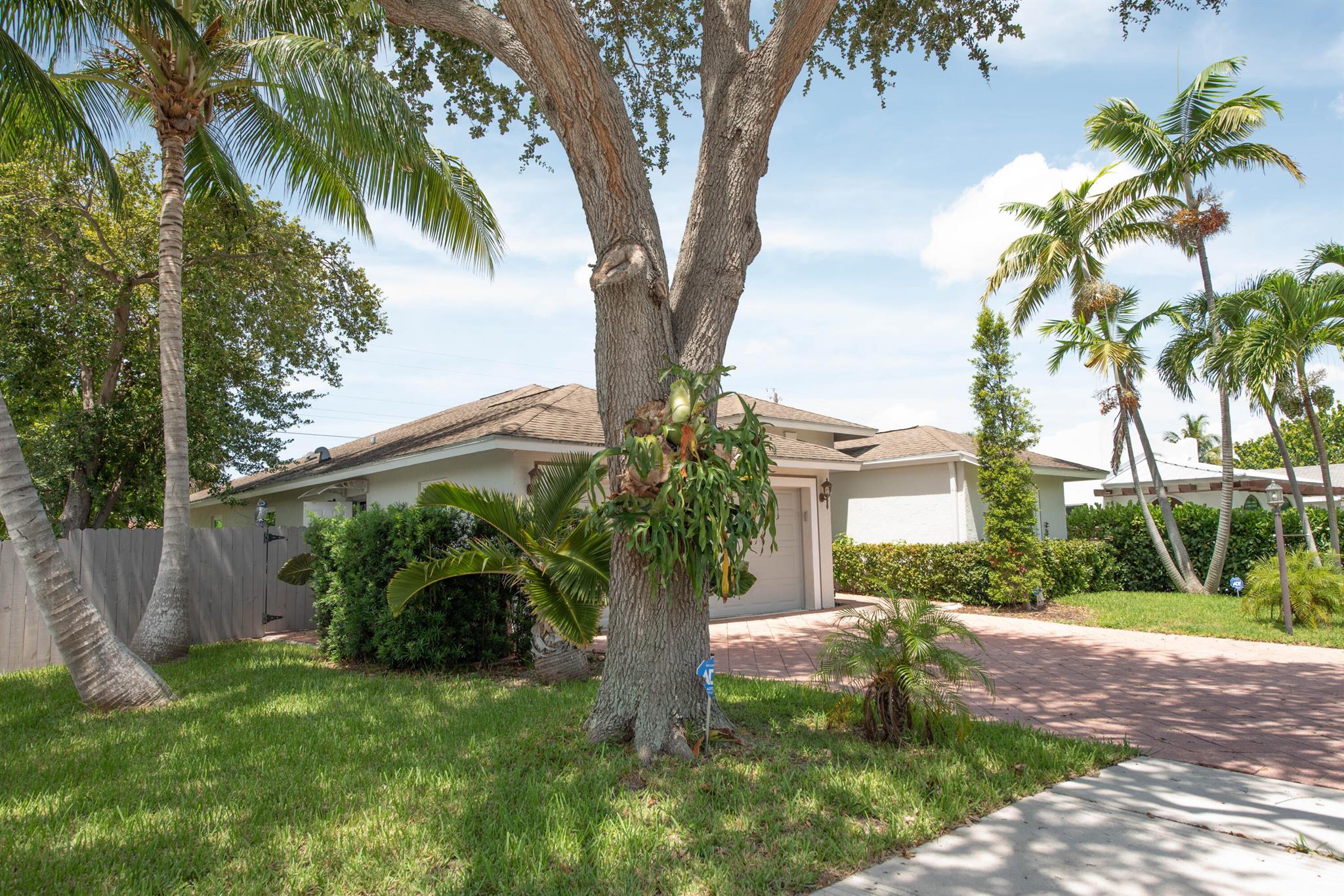 NORTH LAKE WORTH IN PB 5 - Residential
