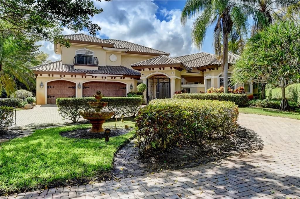 Photo of 18640 Long Lake Dr, Boca Raton, FL 33496 (MLS # F10272018)