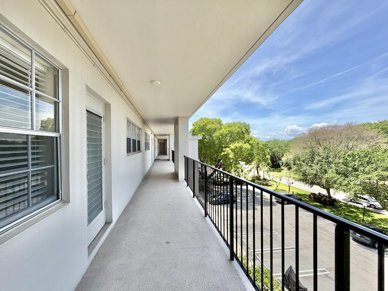 NO 1 PALM-AIRE COUNTRY CLUB - Residential