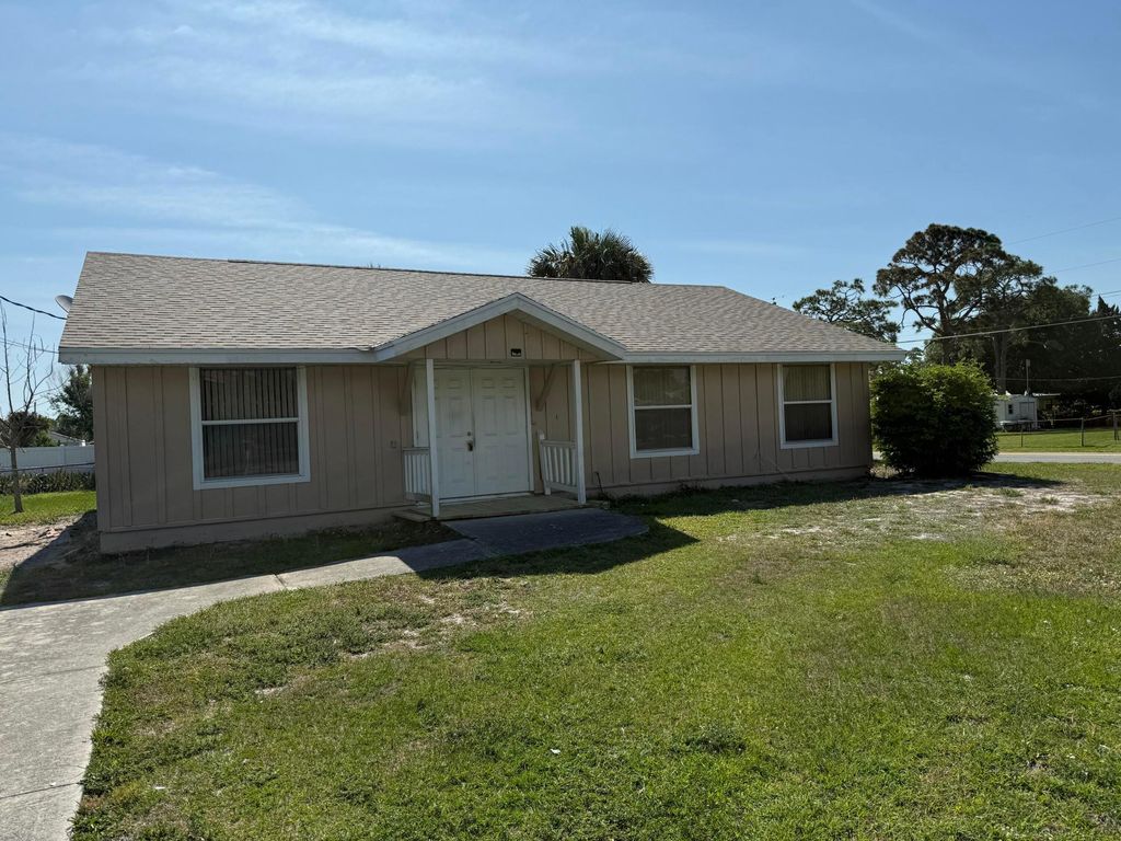Photo of 5014 Palm Drive, Fort Pierce, FL 34982 (MLS # B26014878)