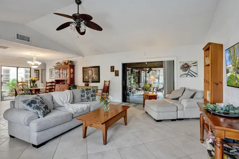 894 Camino Gardens Lane, Boca Raton, FL MLS: R11084929